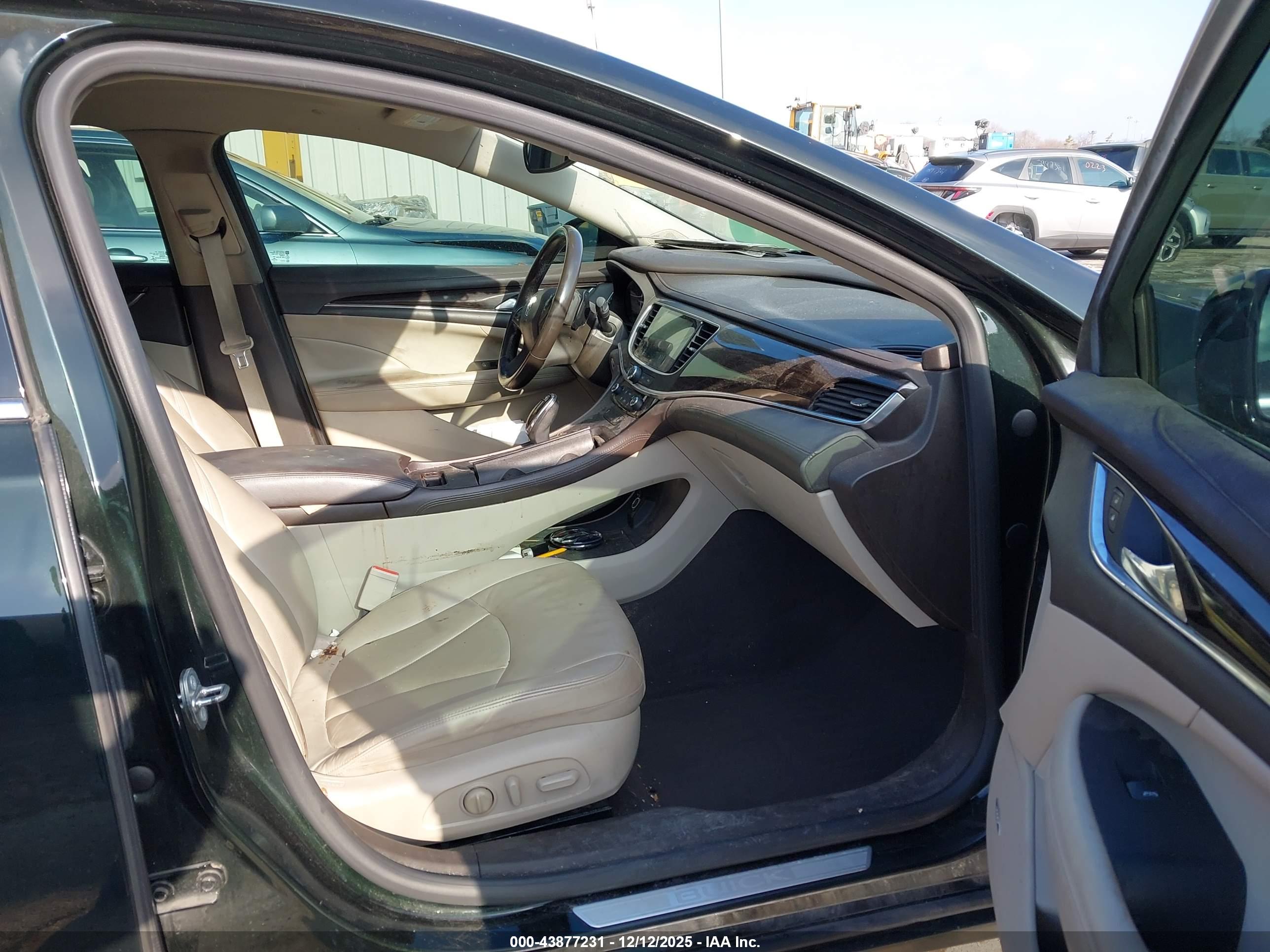 BUICK LACROSSE image 5