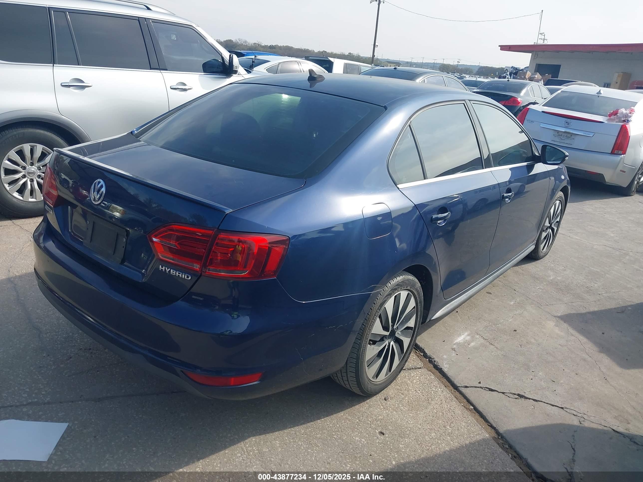 VOLKSWAGEN JETTA image 4