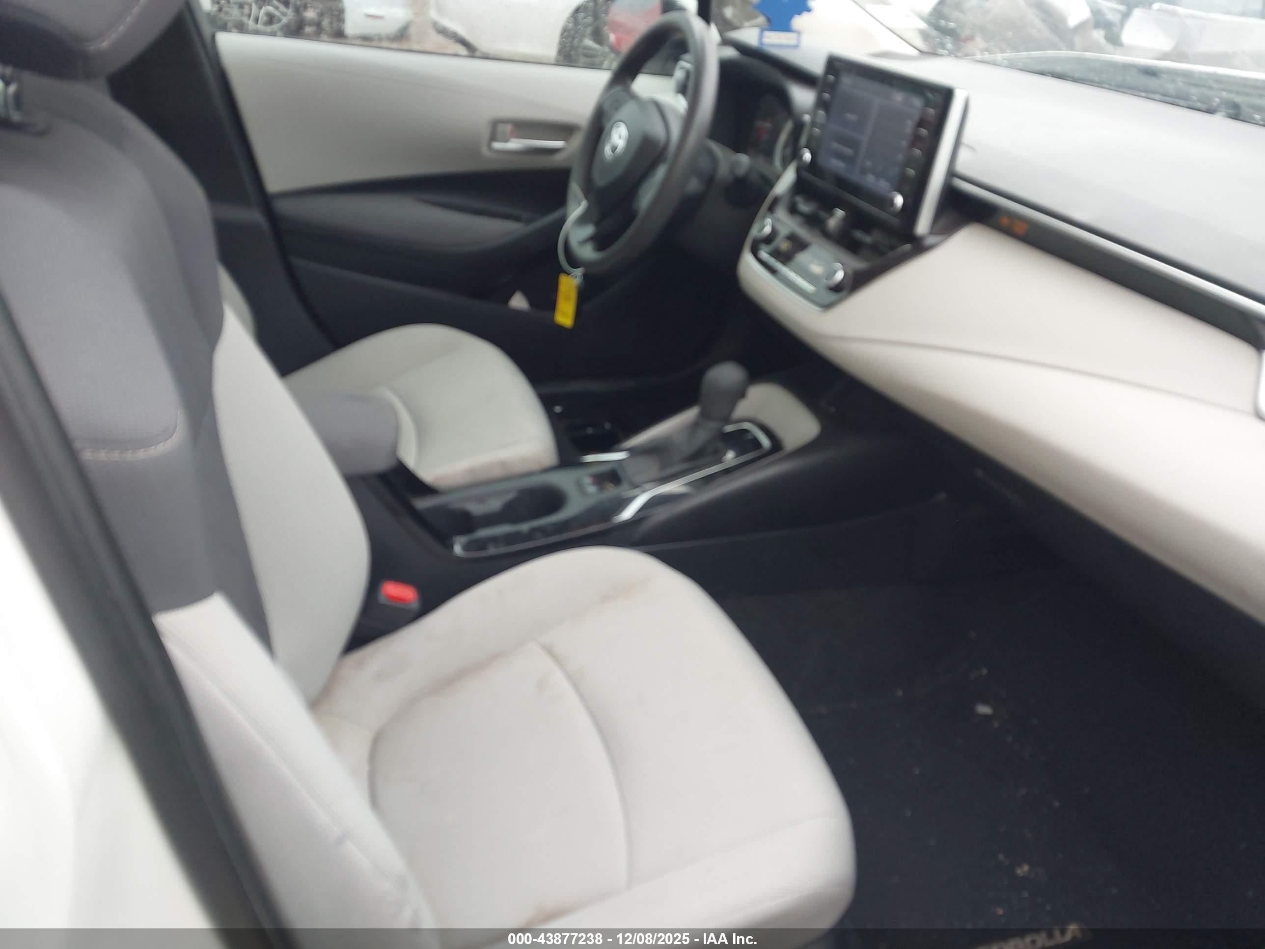 TOYOTA COROLLA image 5