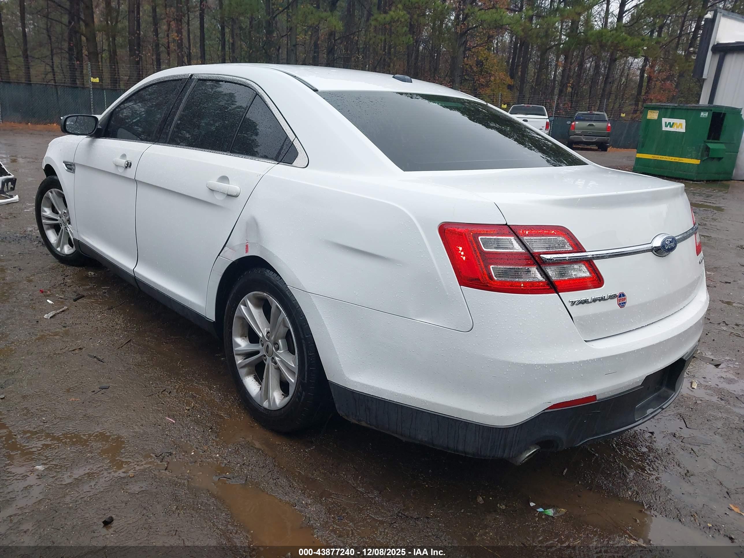 FORD TAURUS image 3