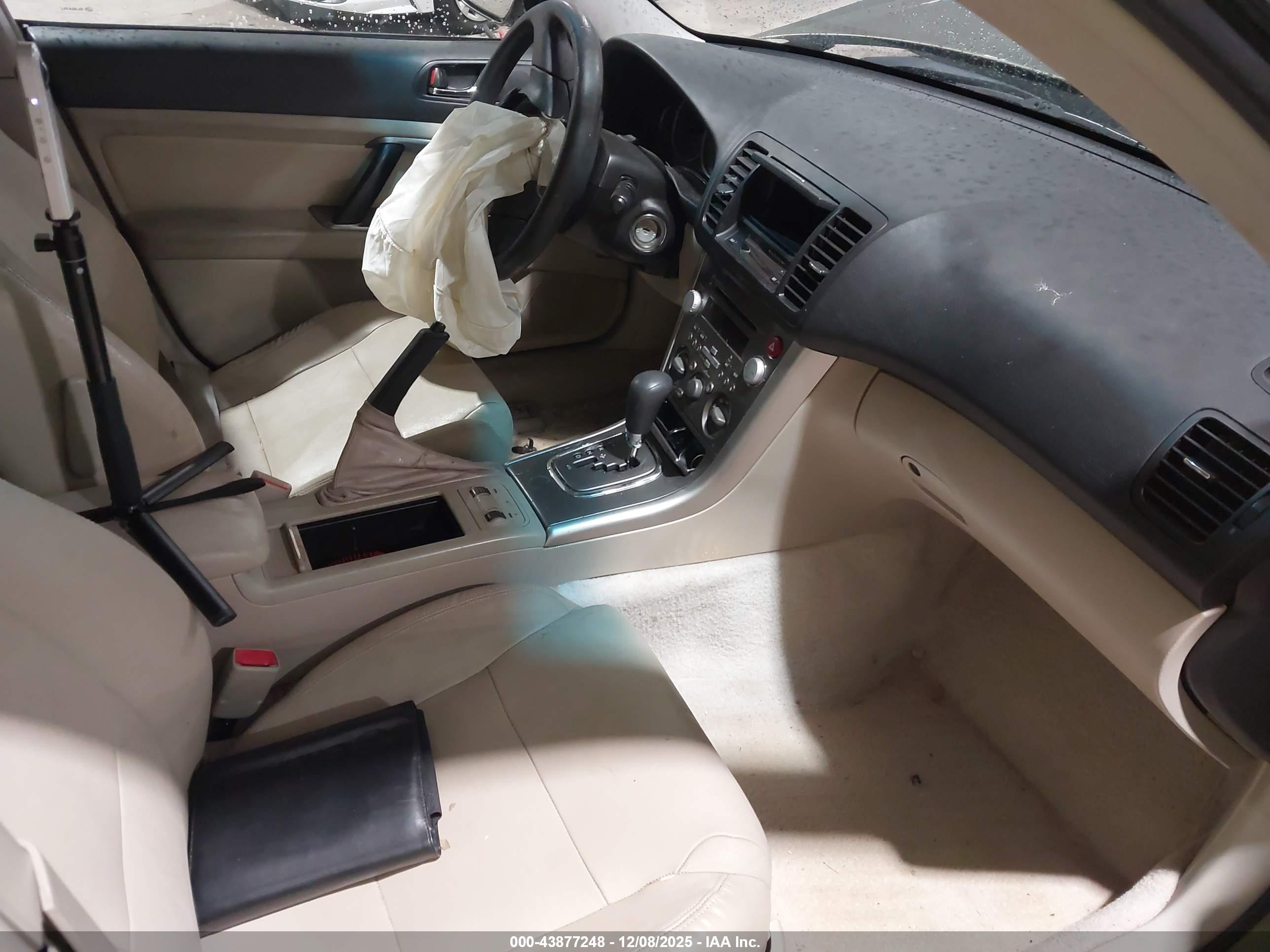 SUBARU OUTBACK image 5