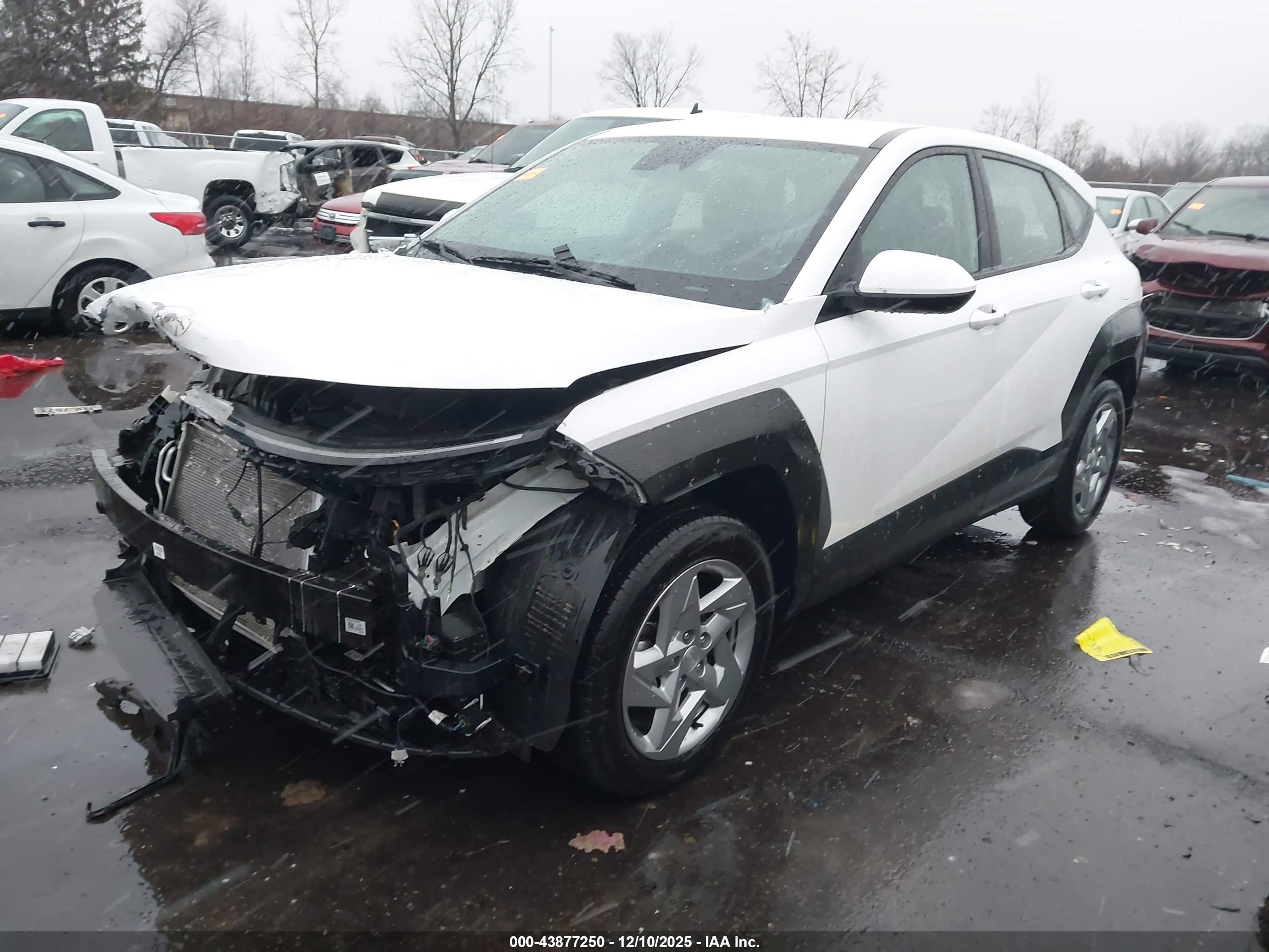HYUNDAI KONA image 2