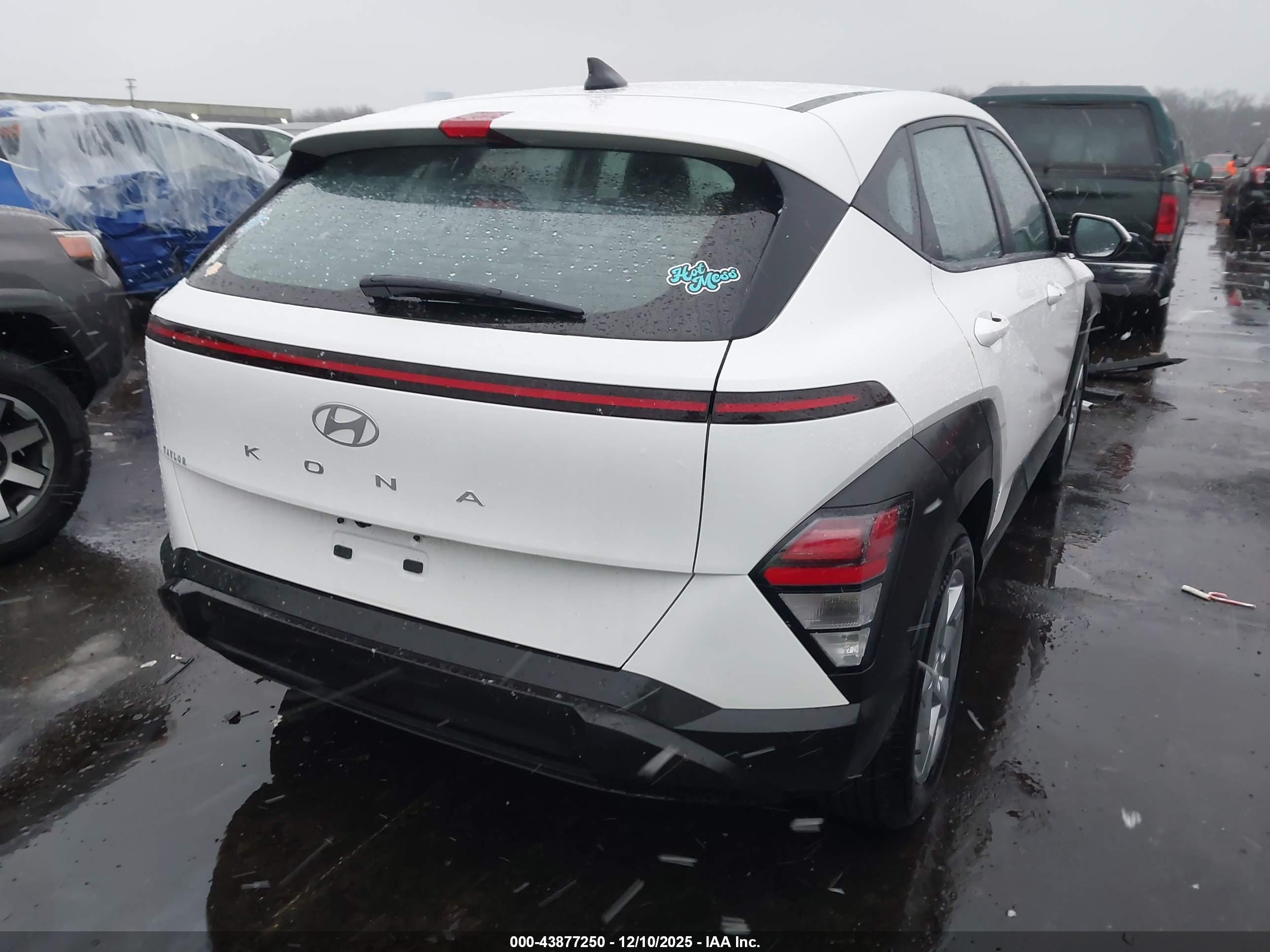 HYUNDAI KONA image 4