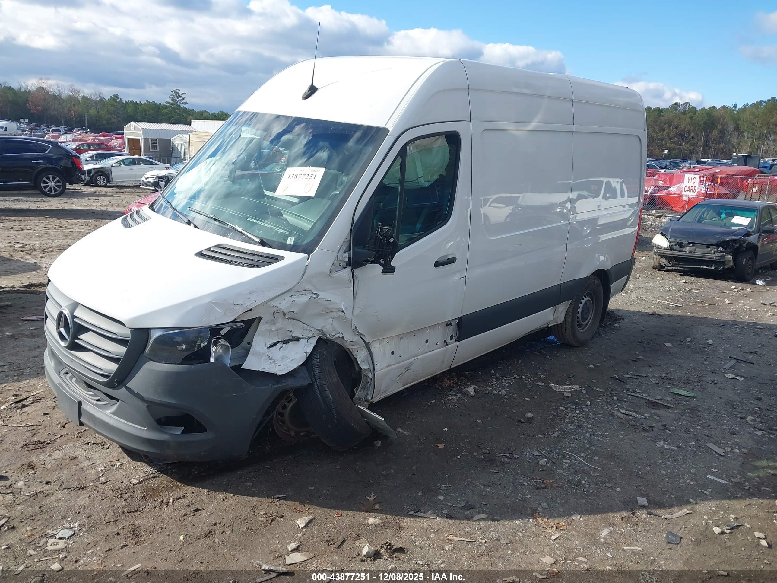 MERCEDES-BENZ SPRINTER image 2