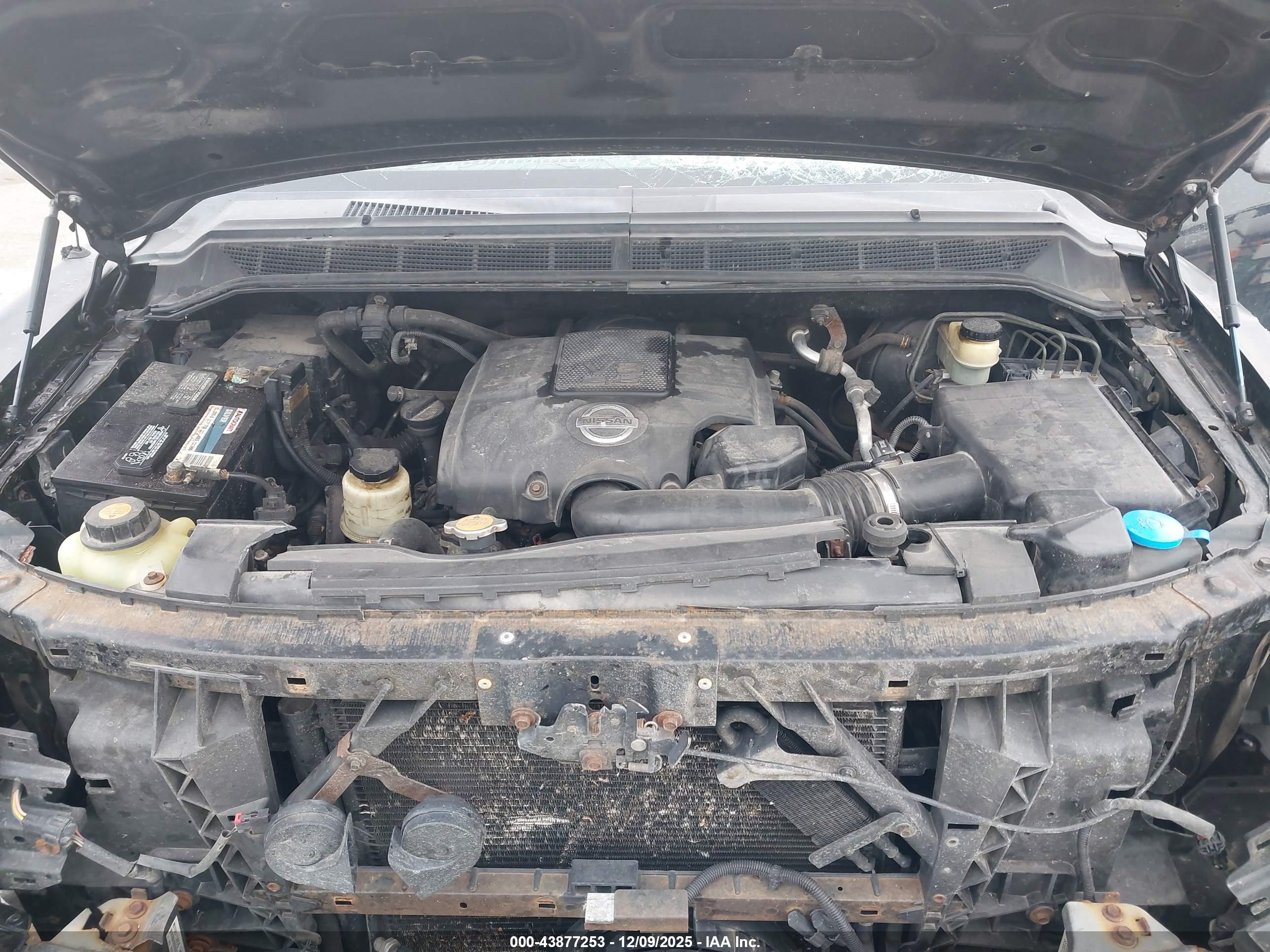NISSAN TITAN image 10