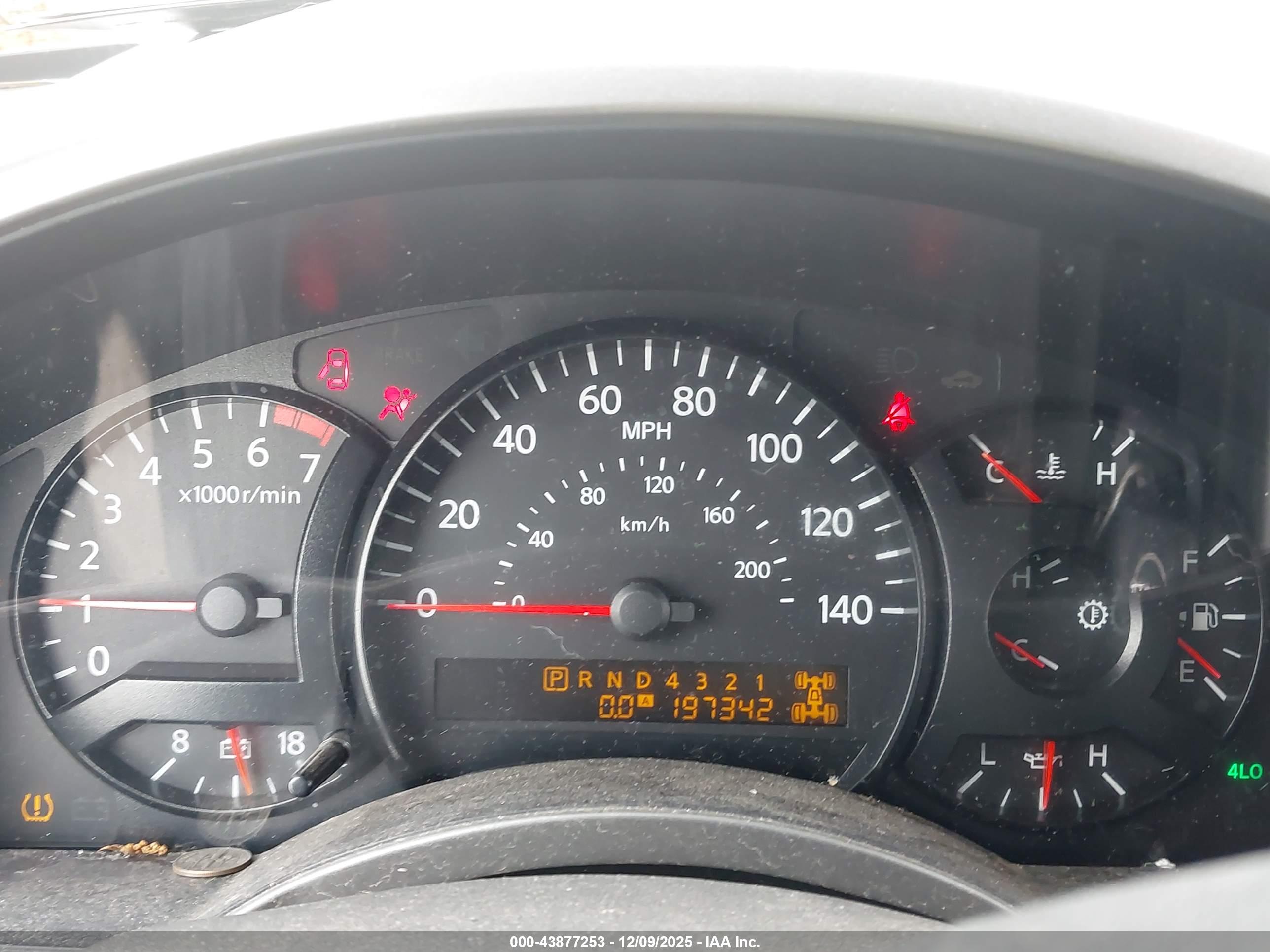 NISSAN TITAN image 7