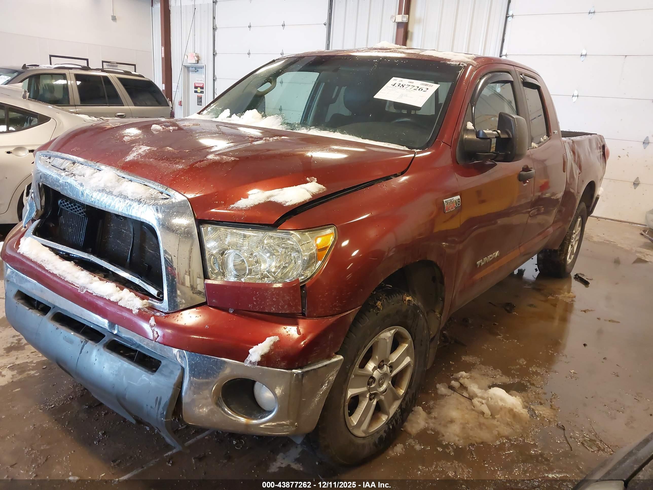TOYOTA TUNDRA image 2