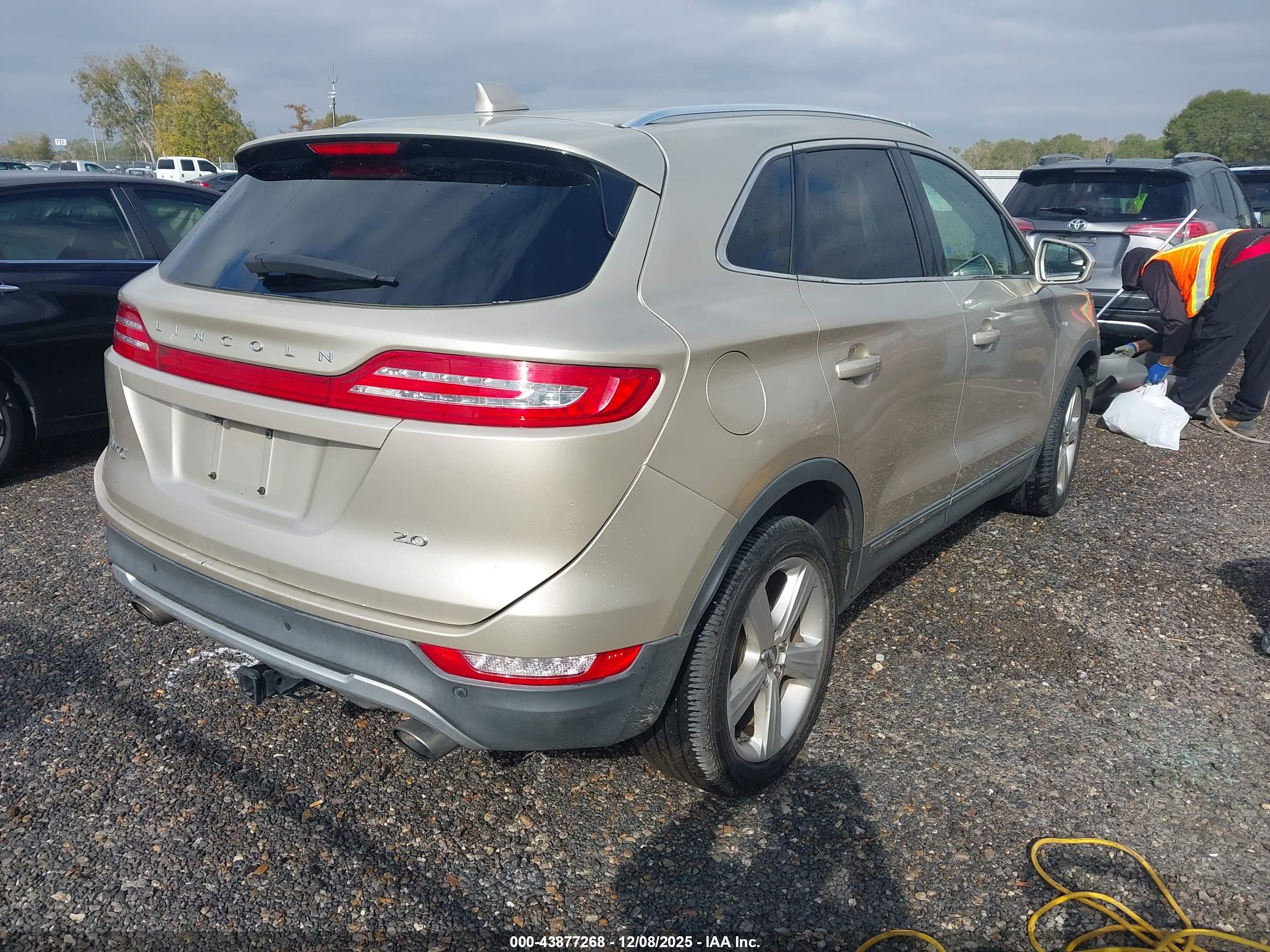 LINCOLN MKC image 4
