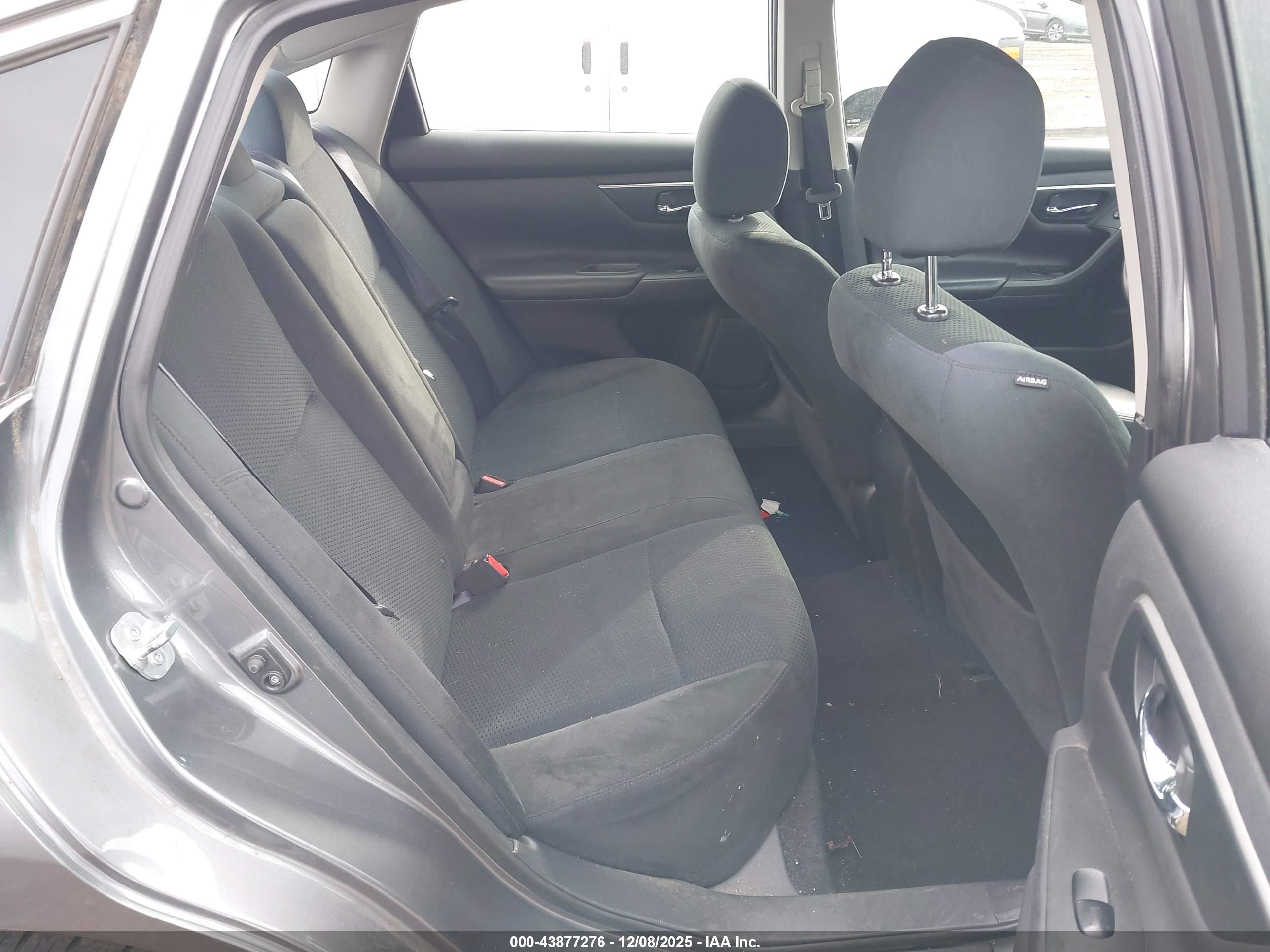 NISSAN ALTIMA image 8
