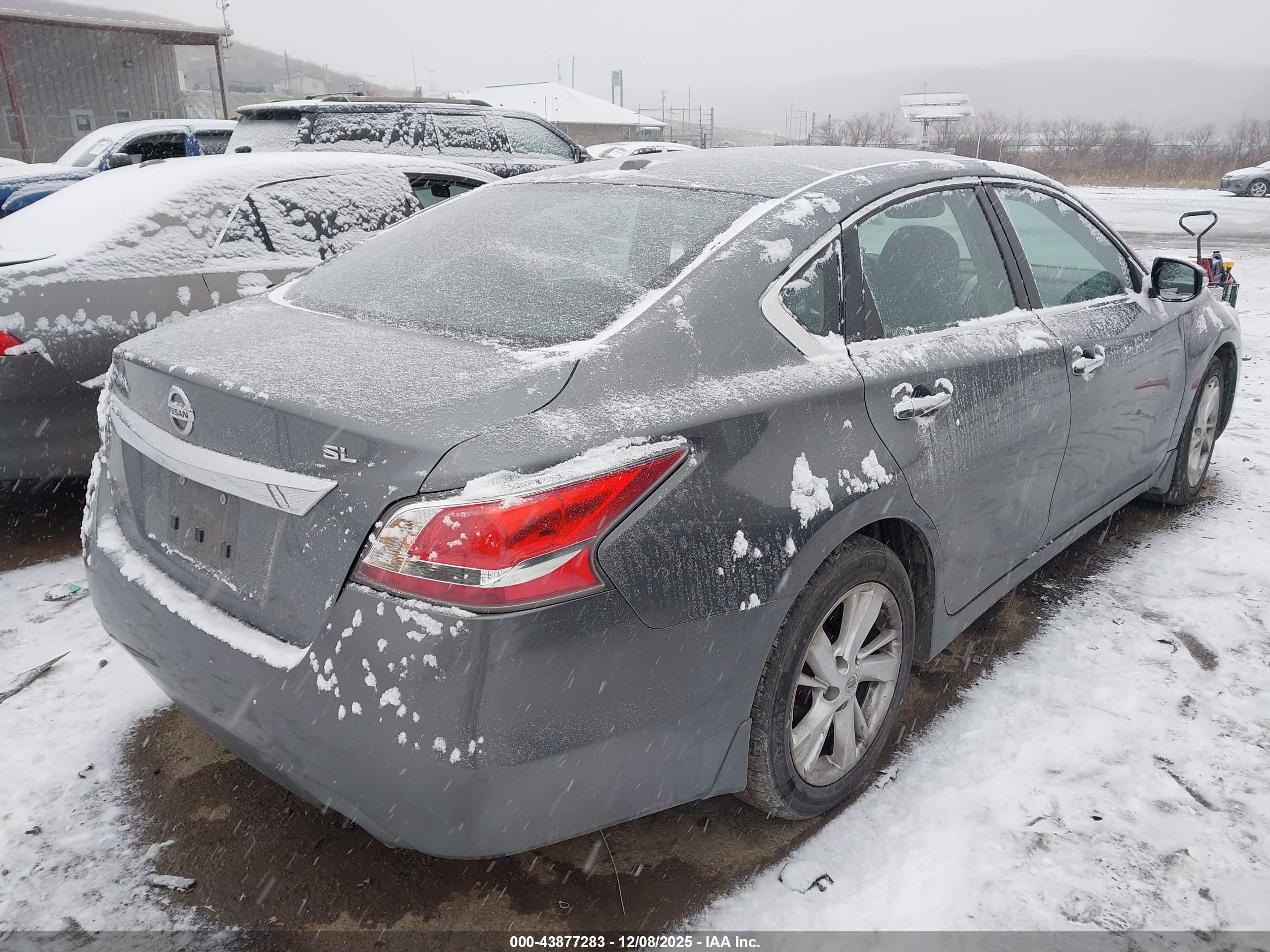 NISSAN ALTIMA image 4