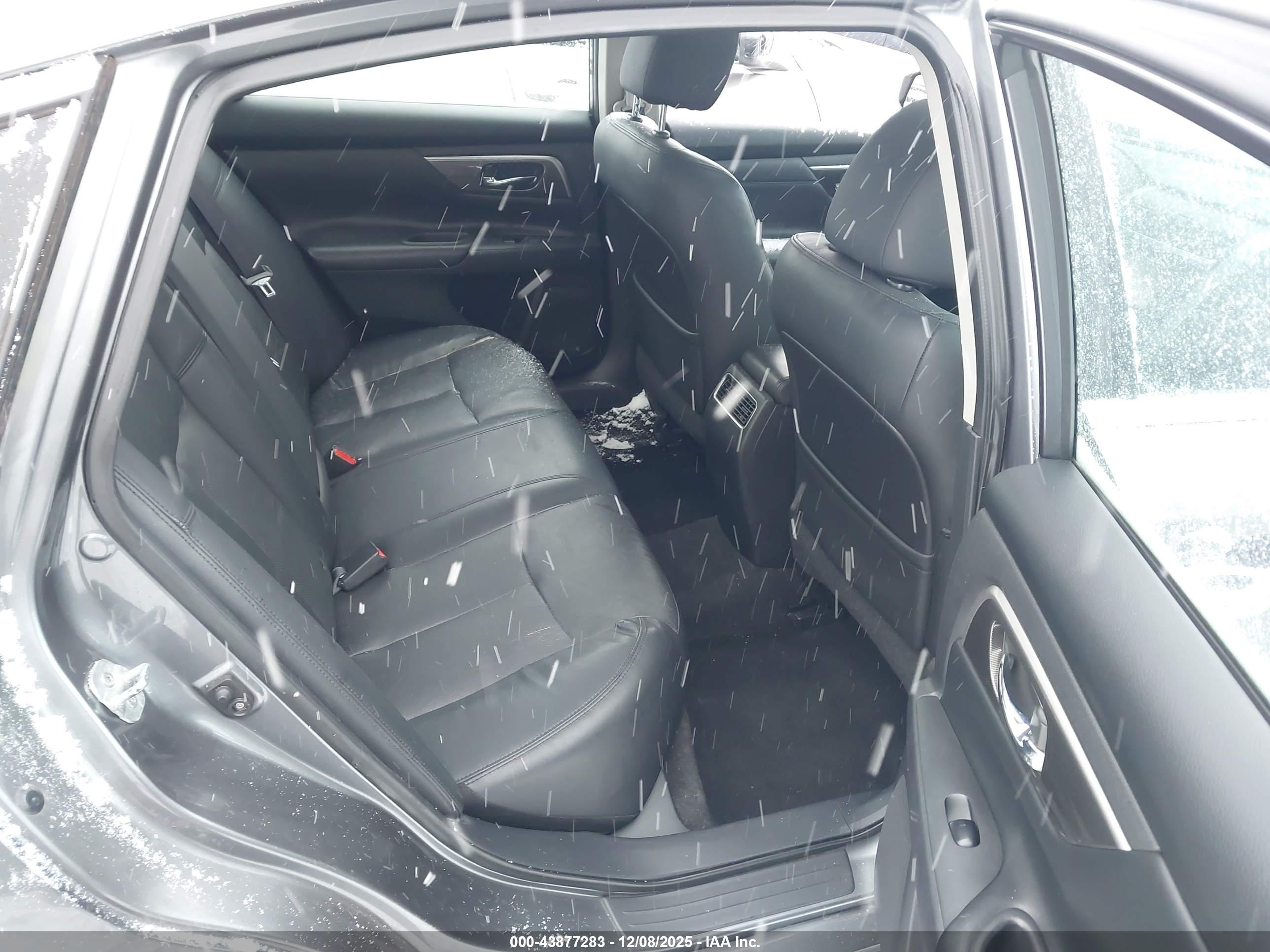 NISSAN ALTIMA image 8