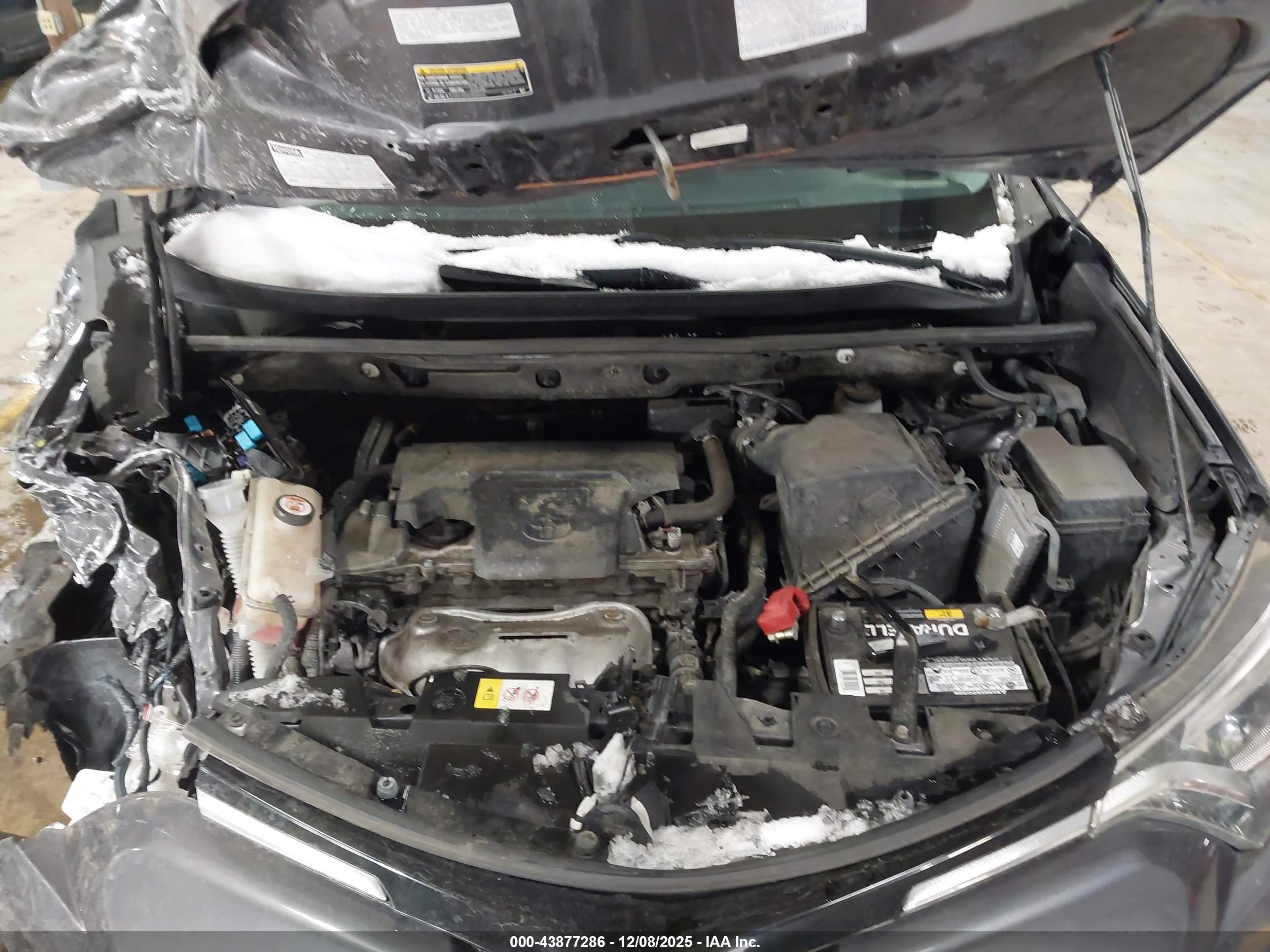 TOYOTA RAV4 image 10