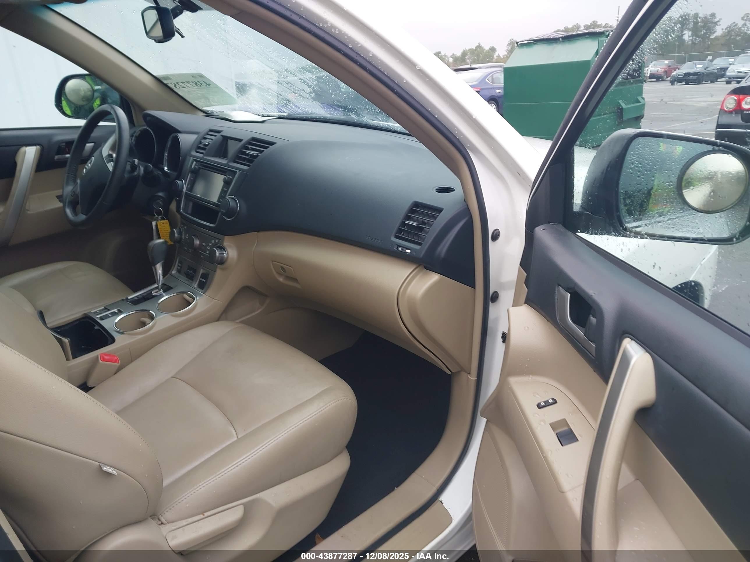 TOYOTA HIGHLANDER image 5