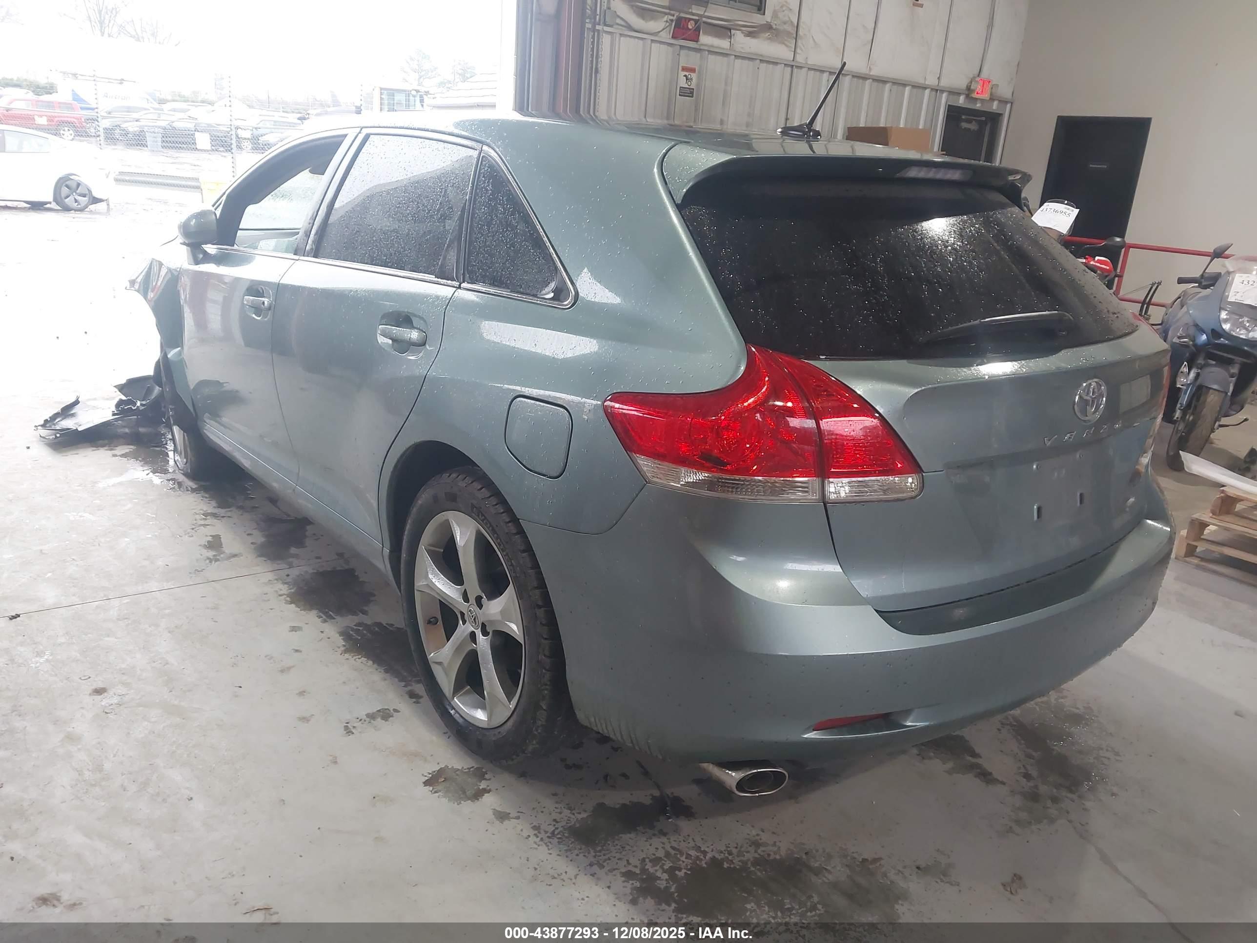 TOYOTA VENZA image 3