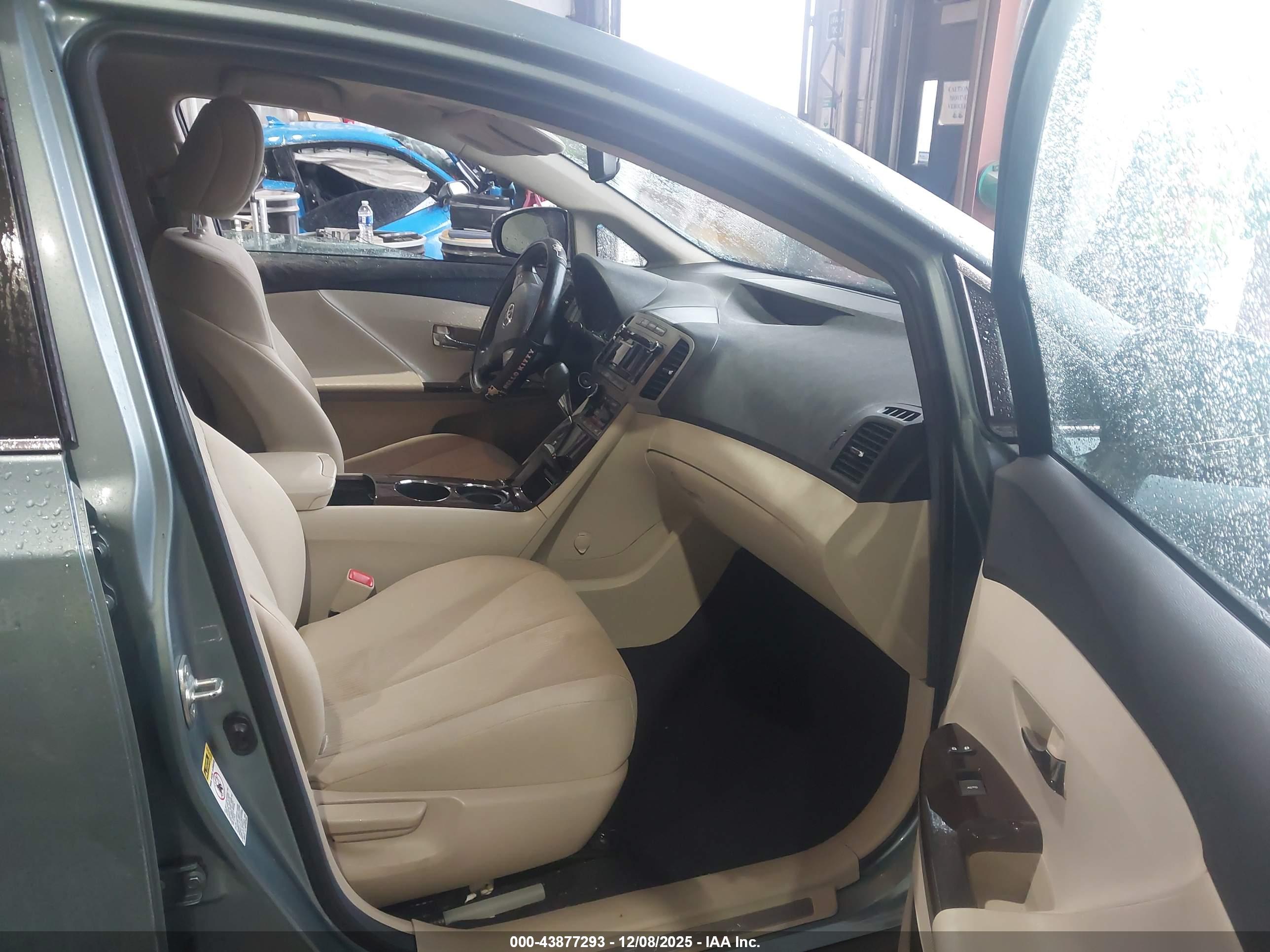 TOYOTA VENZA image 5