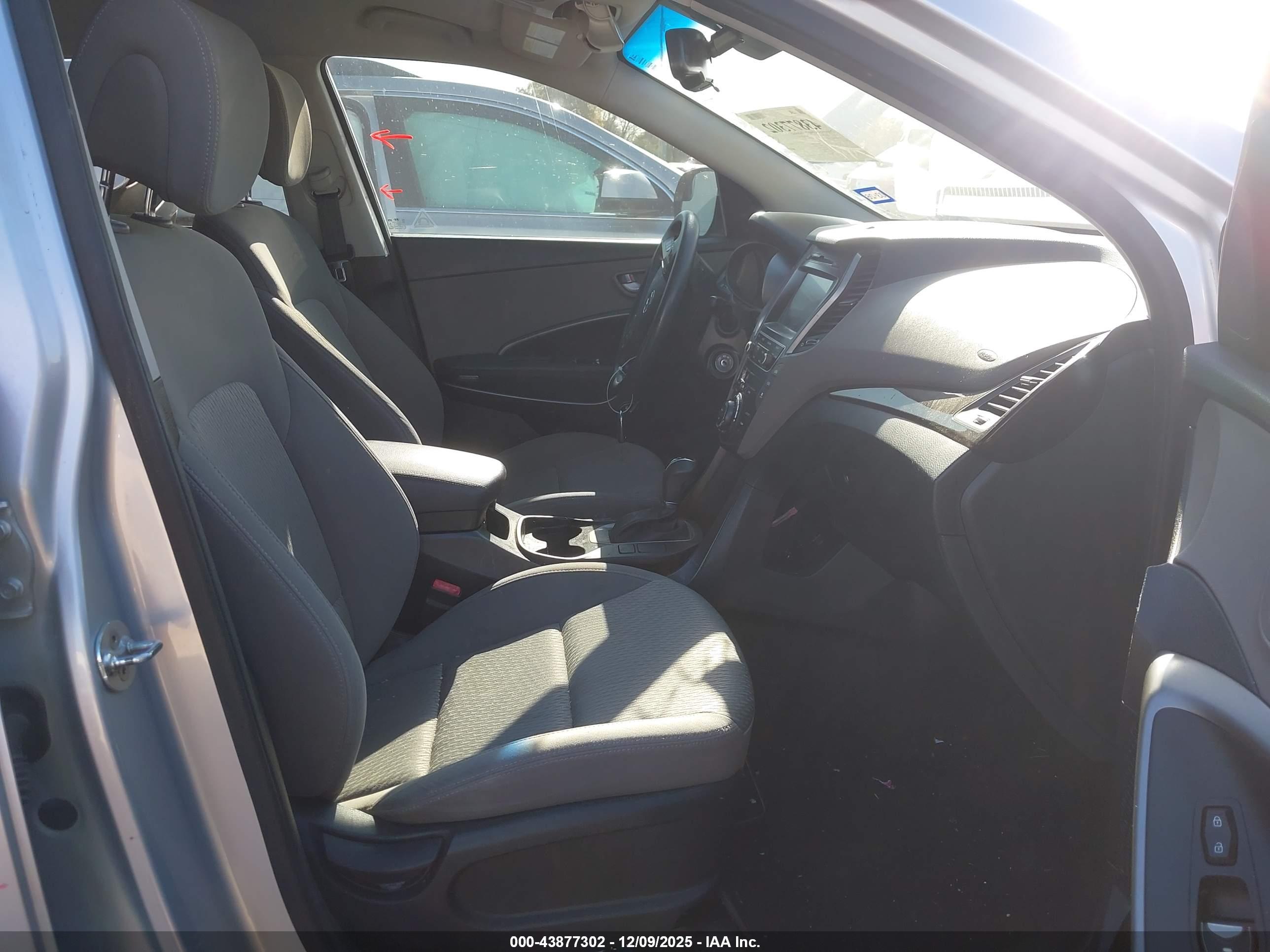 HYUNDAI SANTA image 5