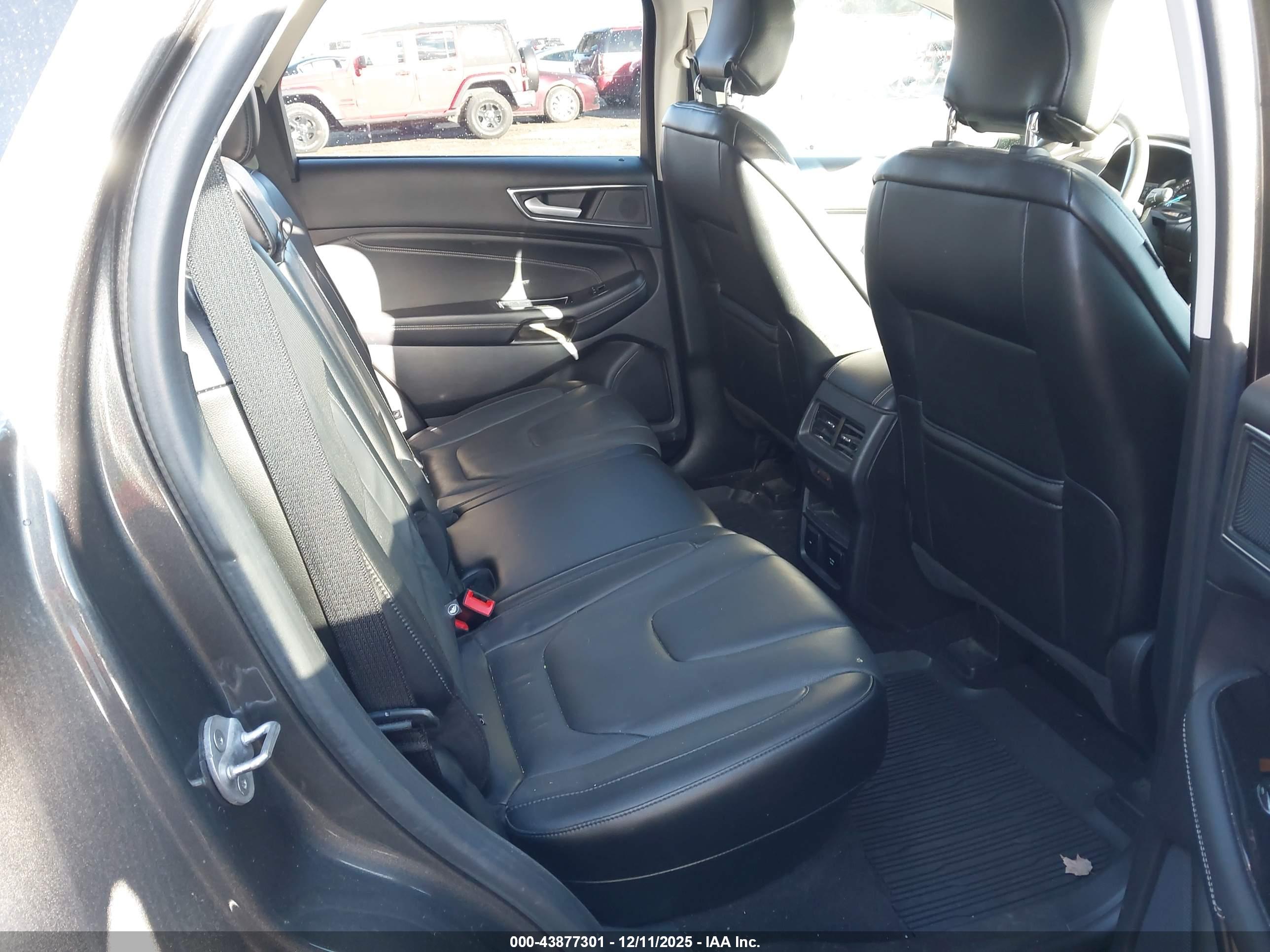 FORD EDGE image 8