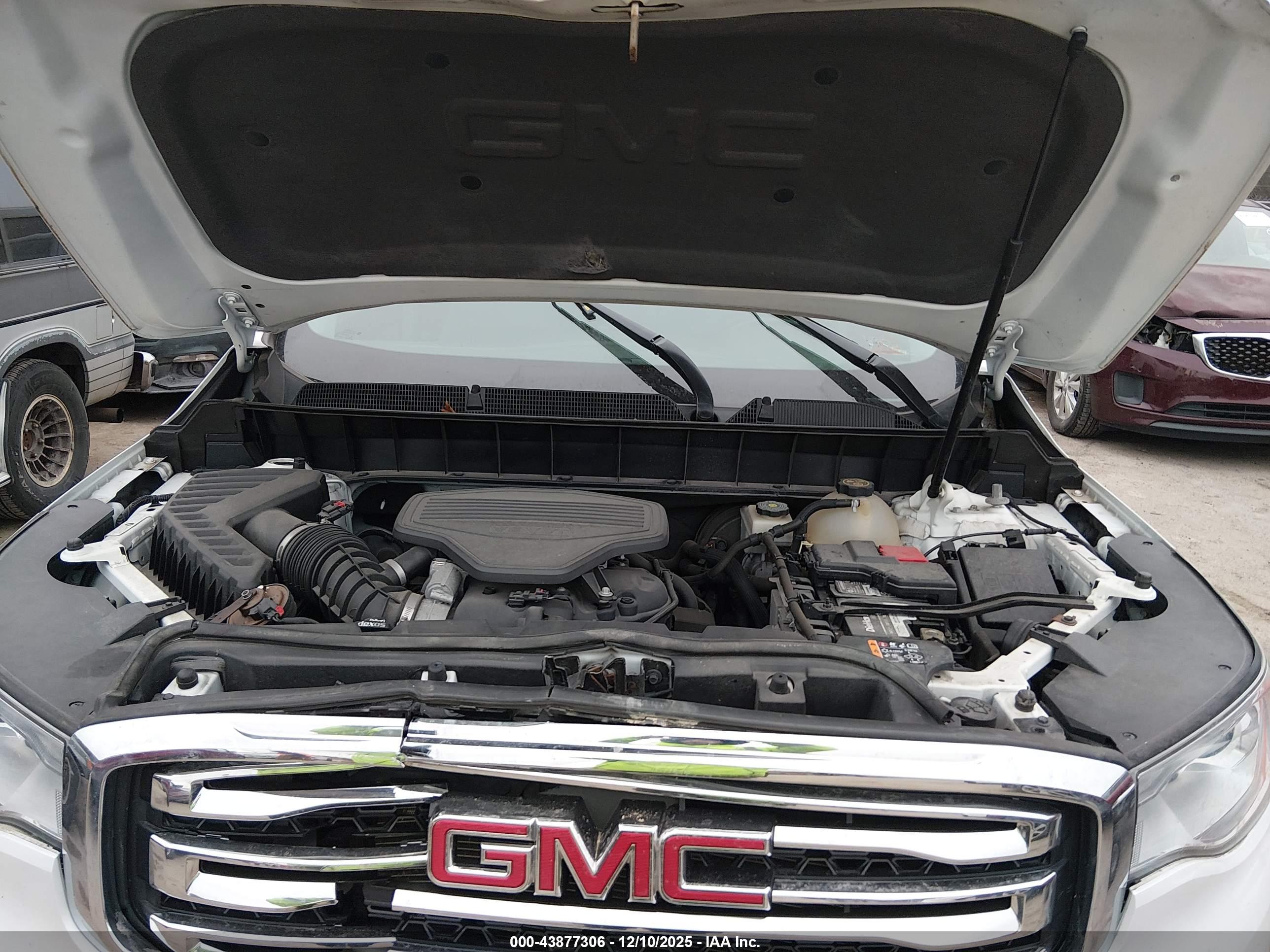 GMC ACADIA image 10