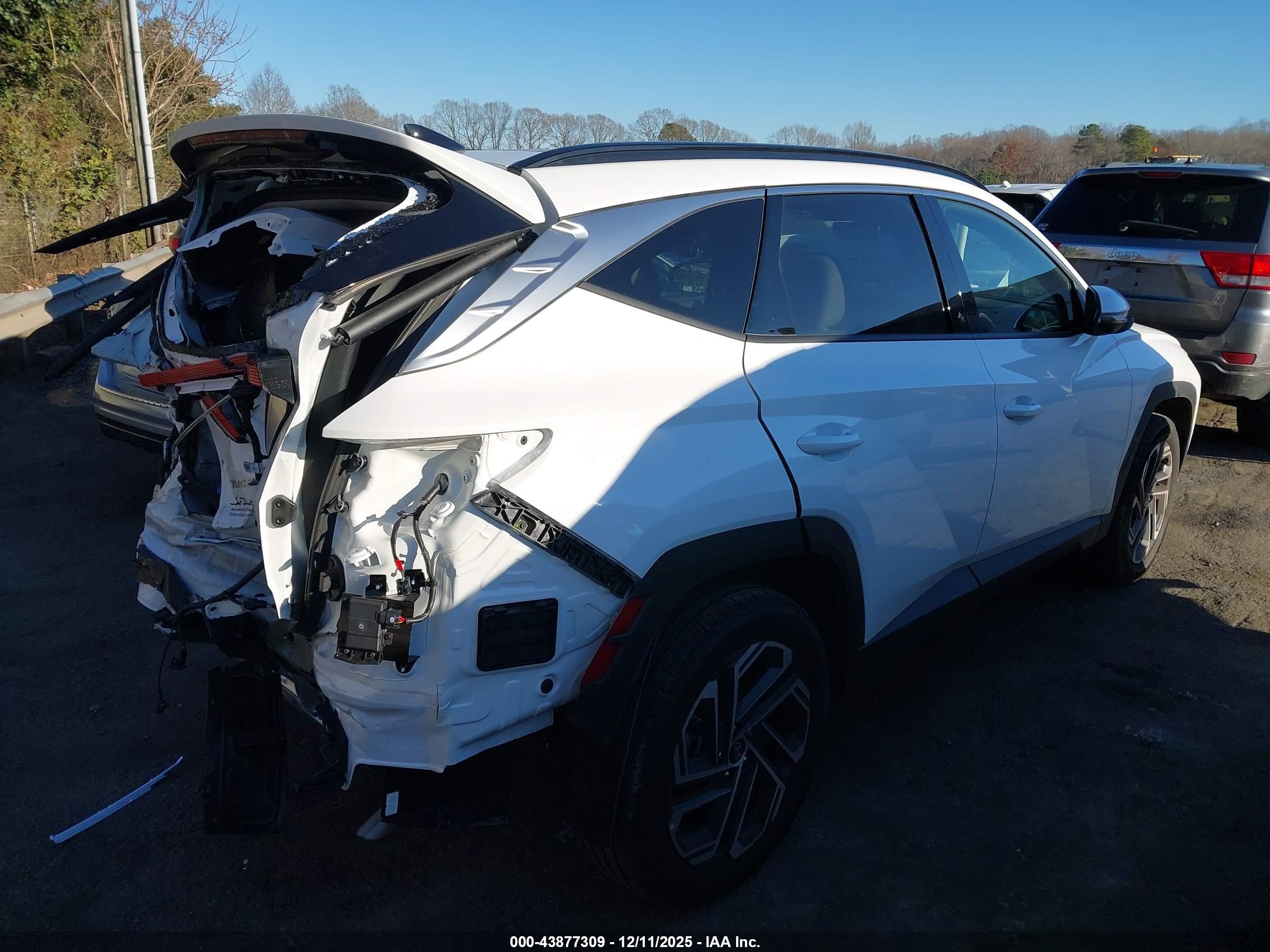 HYUNDAI TUCSON image 4