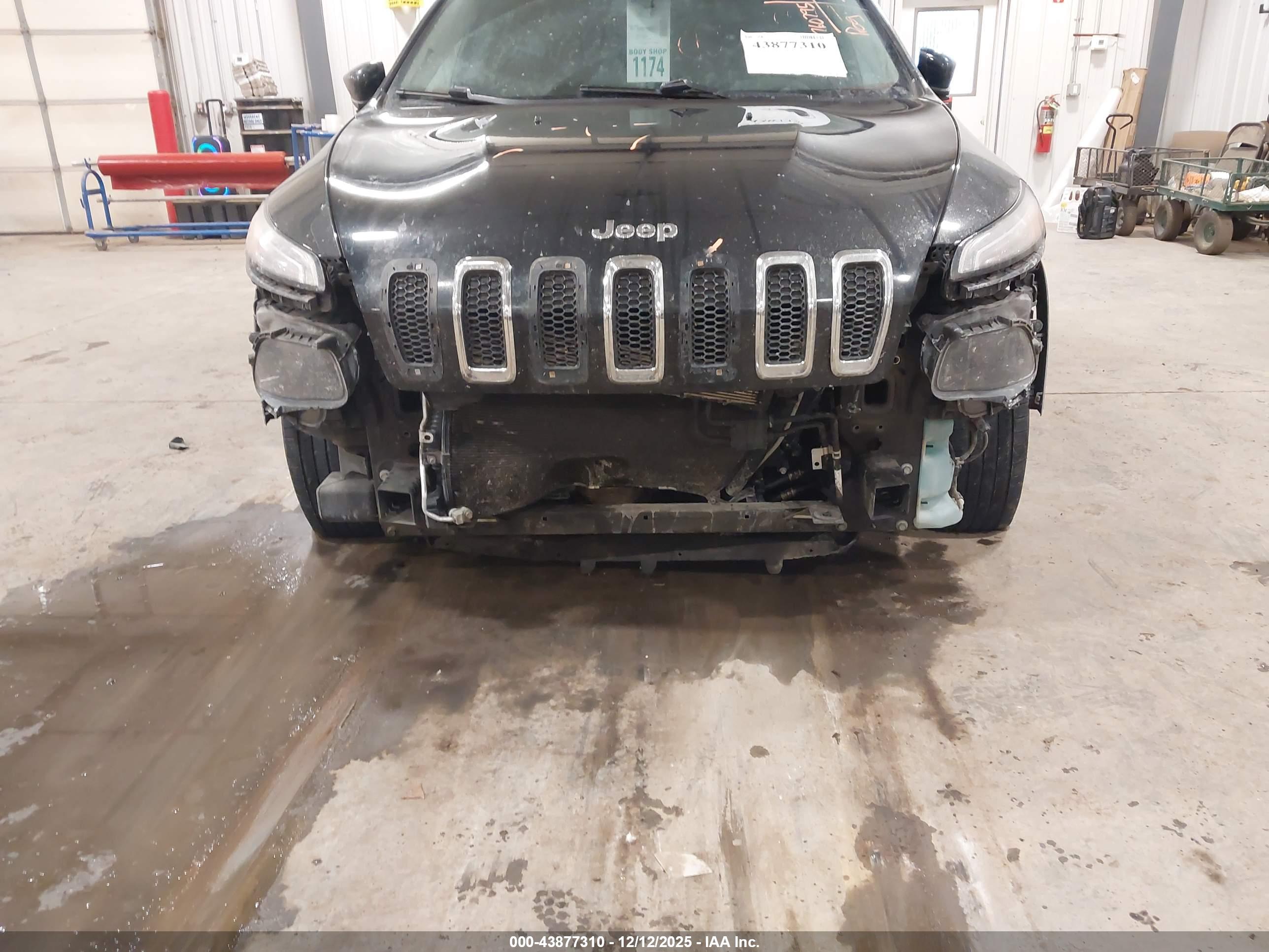 JEEP CHEROKEE image 6