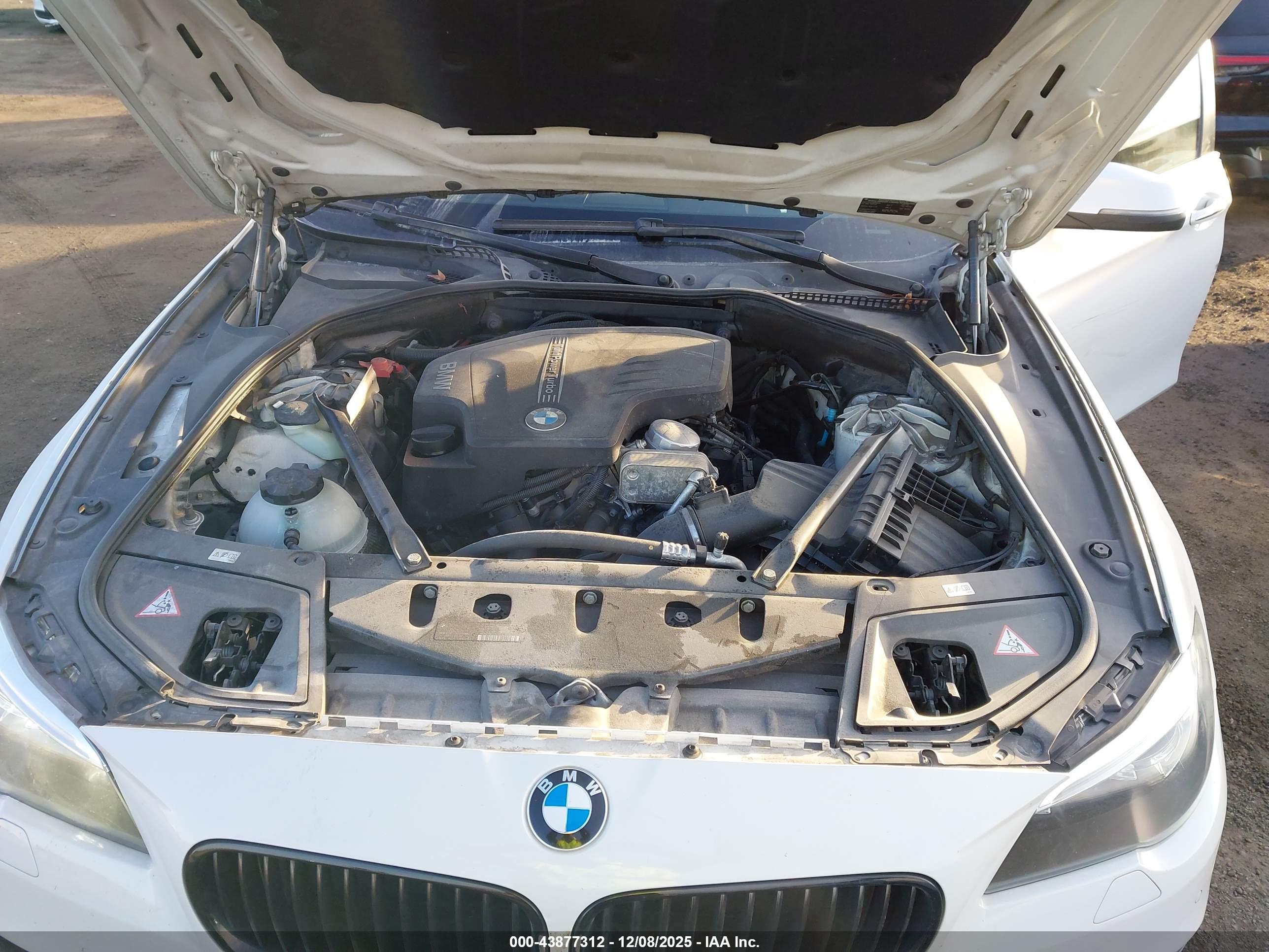 BMW 528I image 10