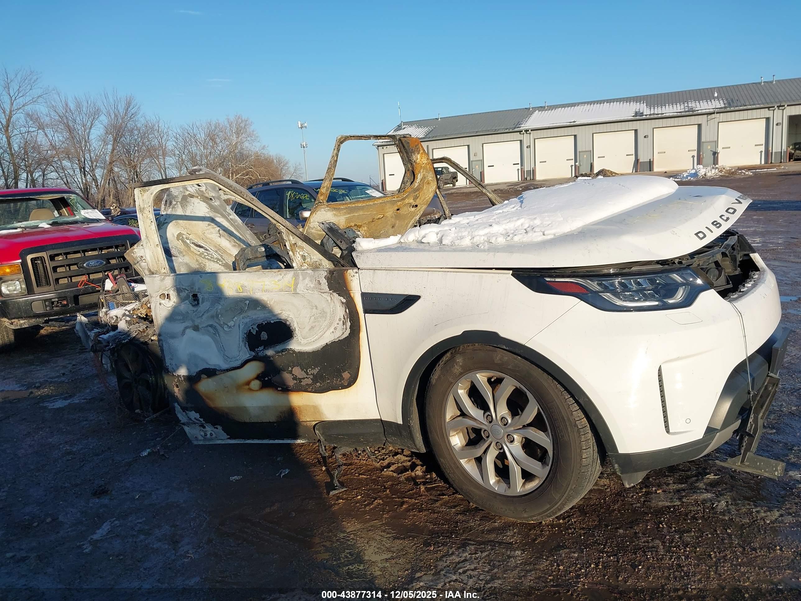 LAND ROVER image 6