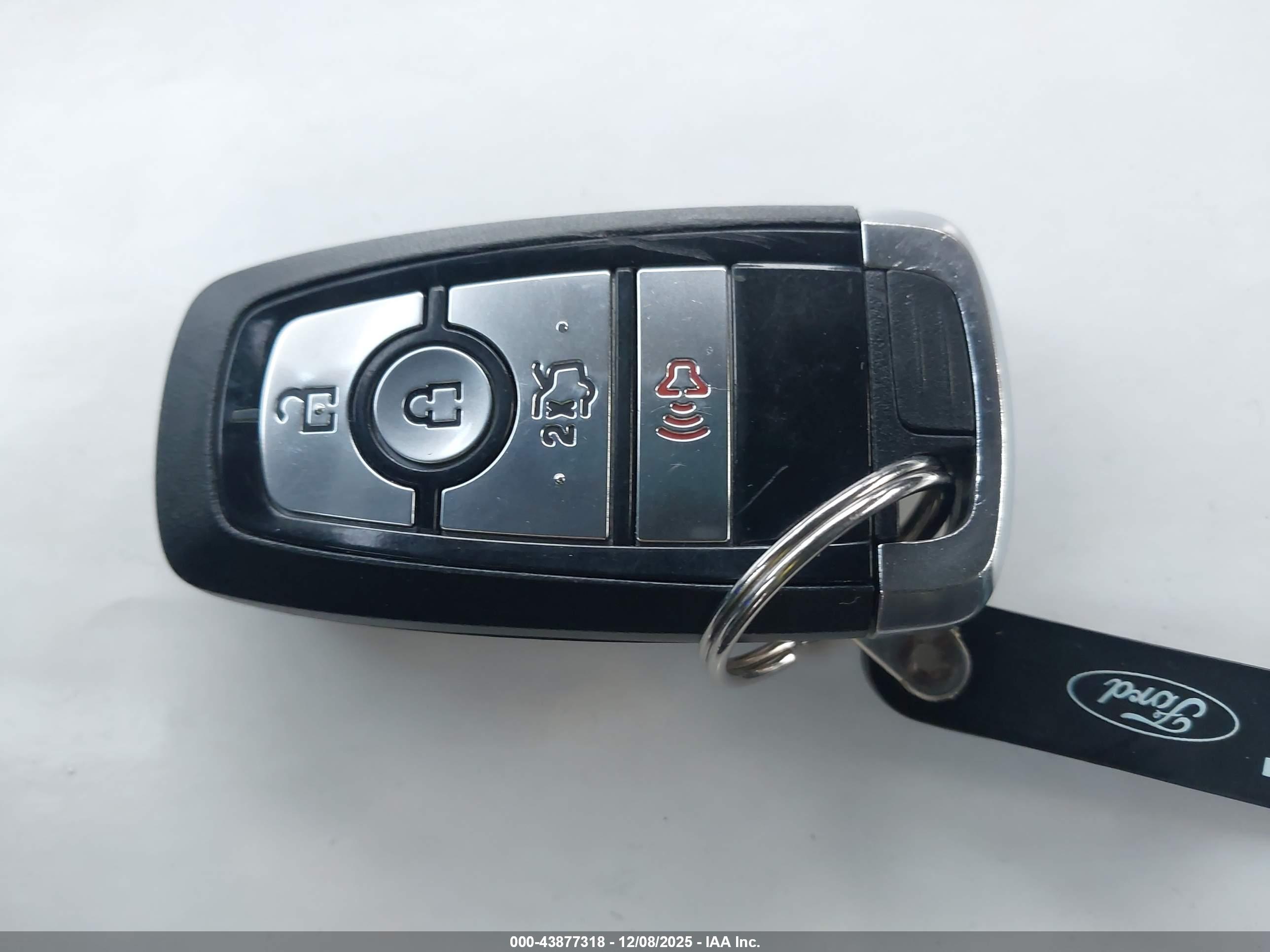 FORD FUSION image 11