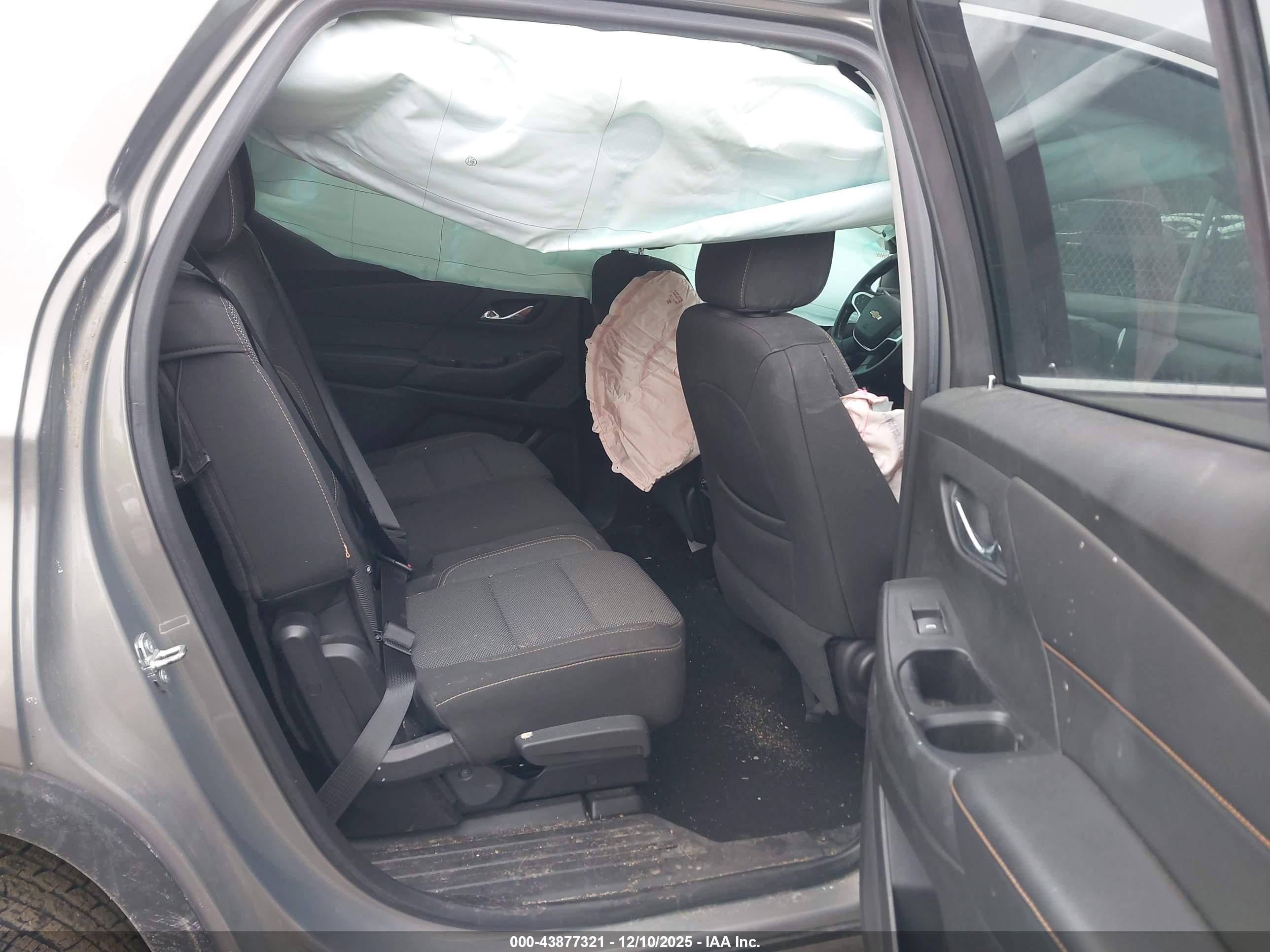 CHEVROLET TRAVERSE image 8
