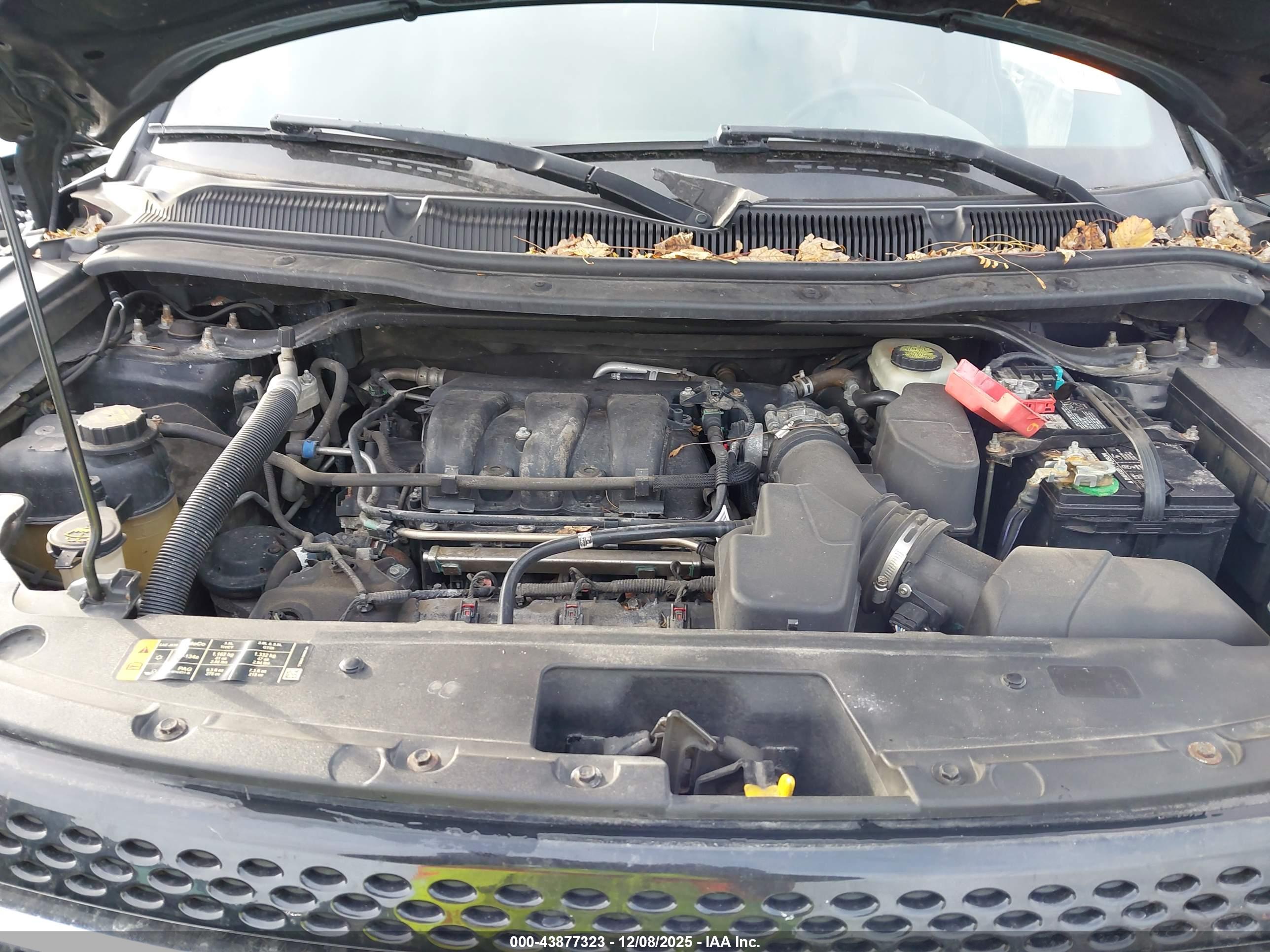 FORD EXPLORER image 10