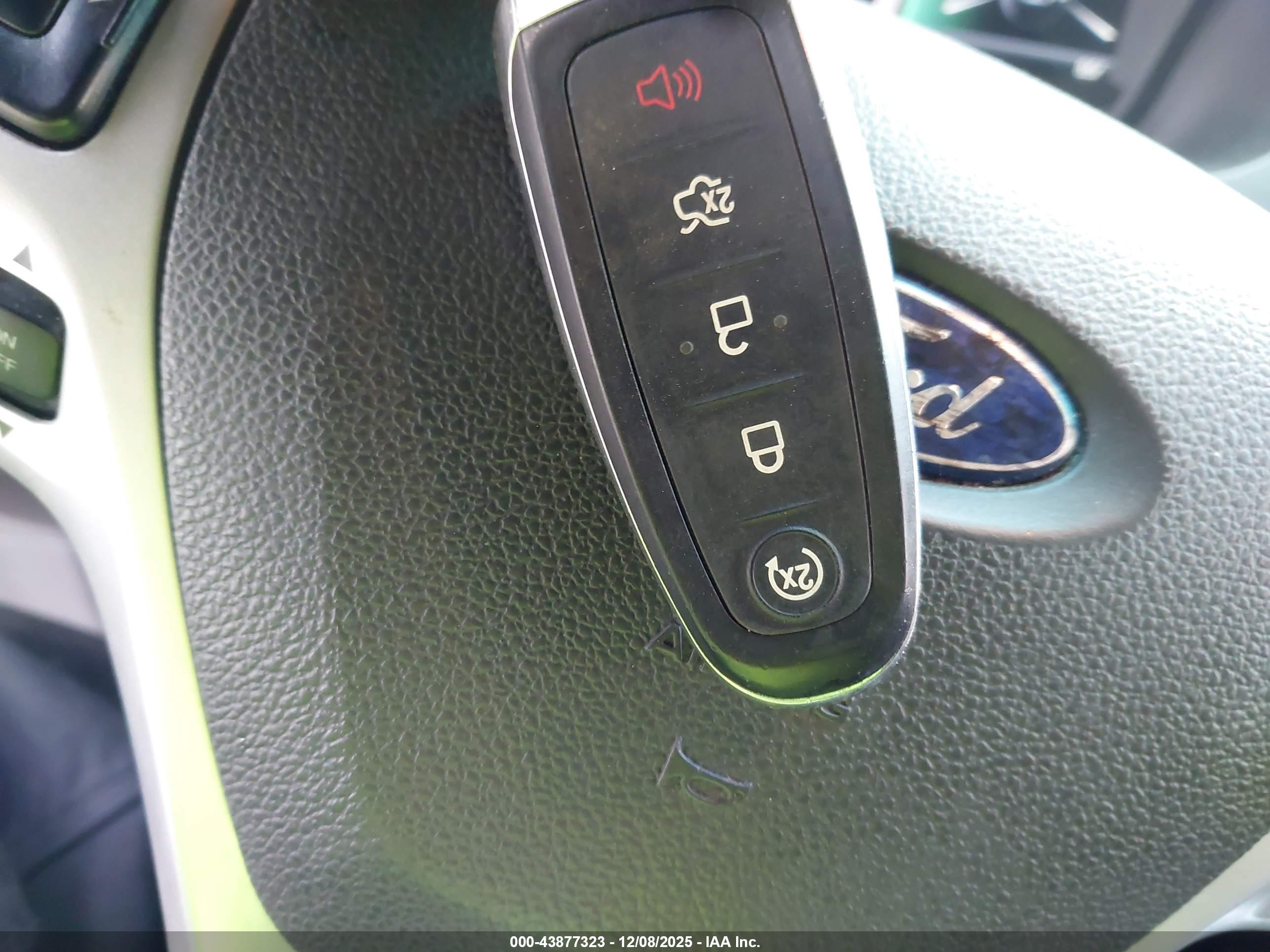 FORD EXPLORER image 11