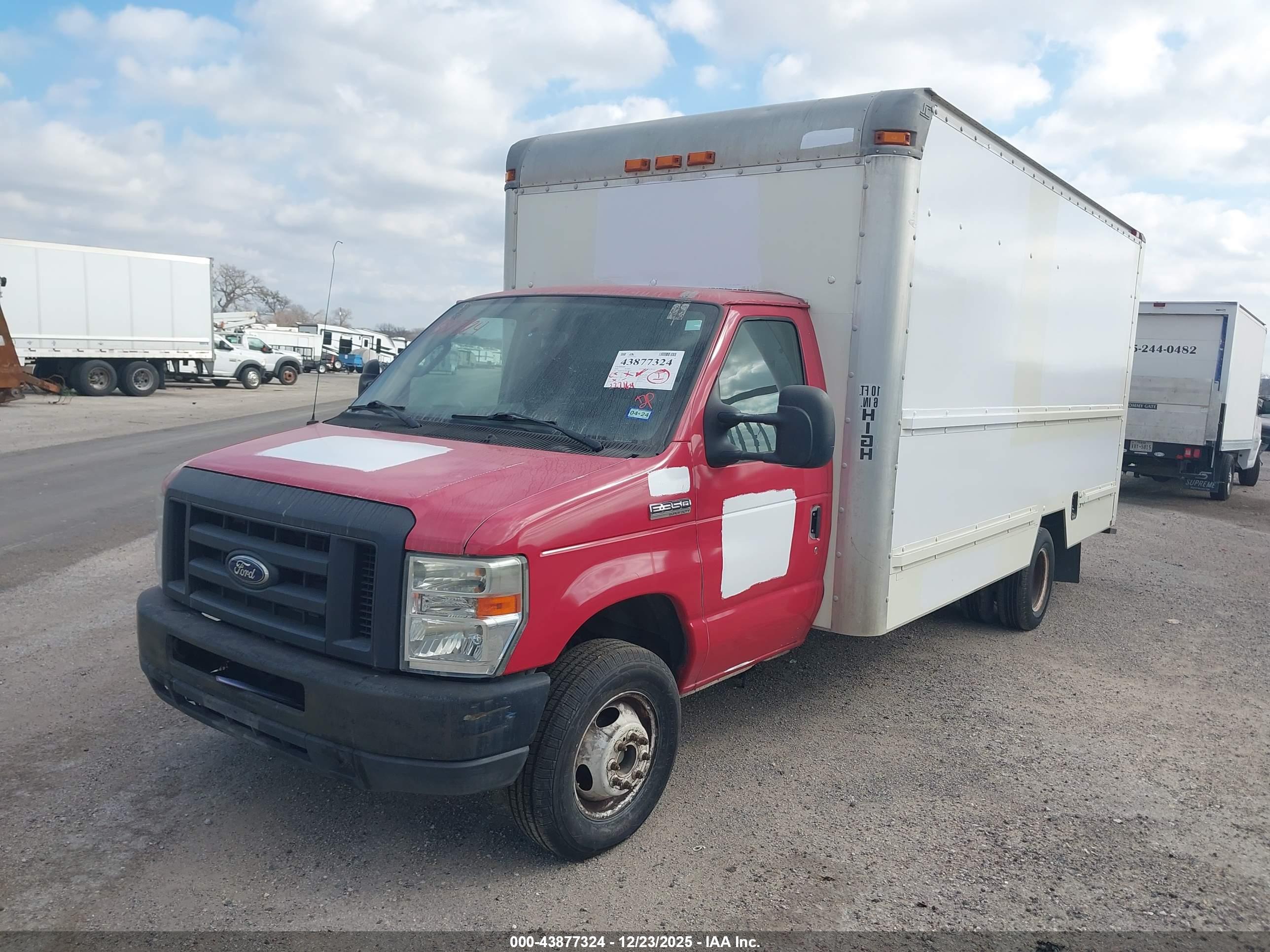 FORD E-350 image 2