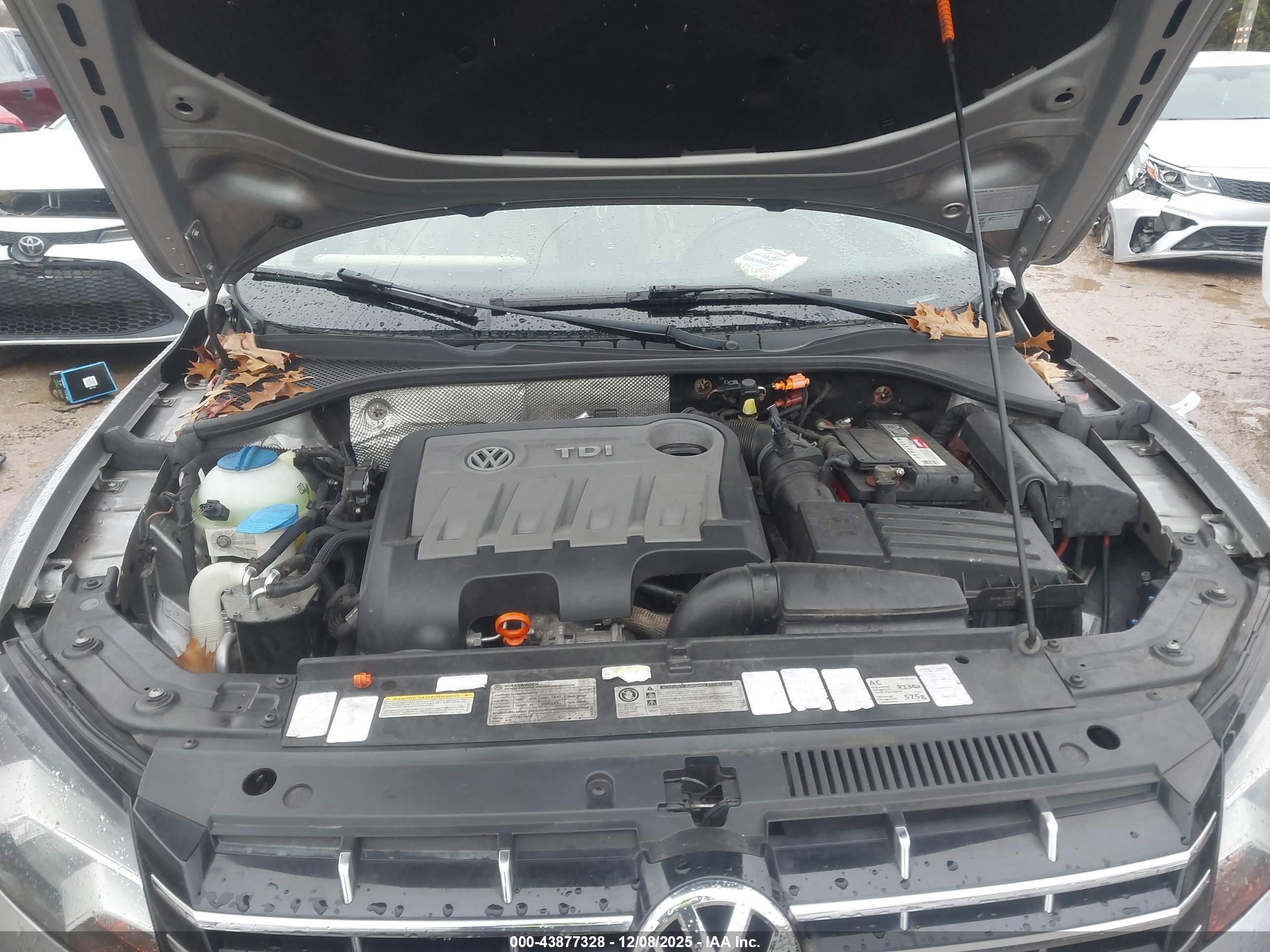 VOLKSWAGEN PASSAT image 10