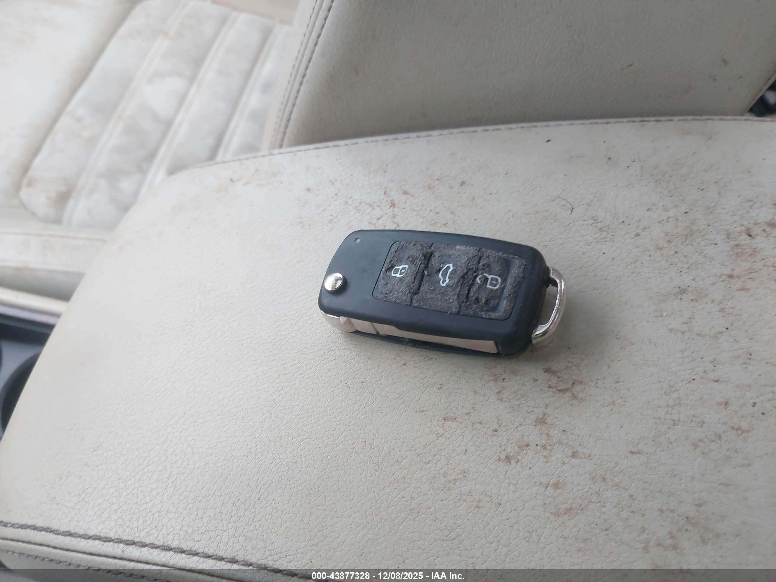 VOLKSWAGEN PASSAT image 11