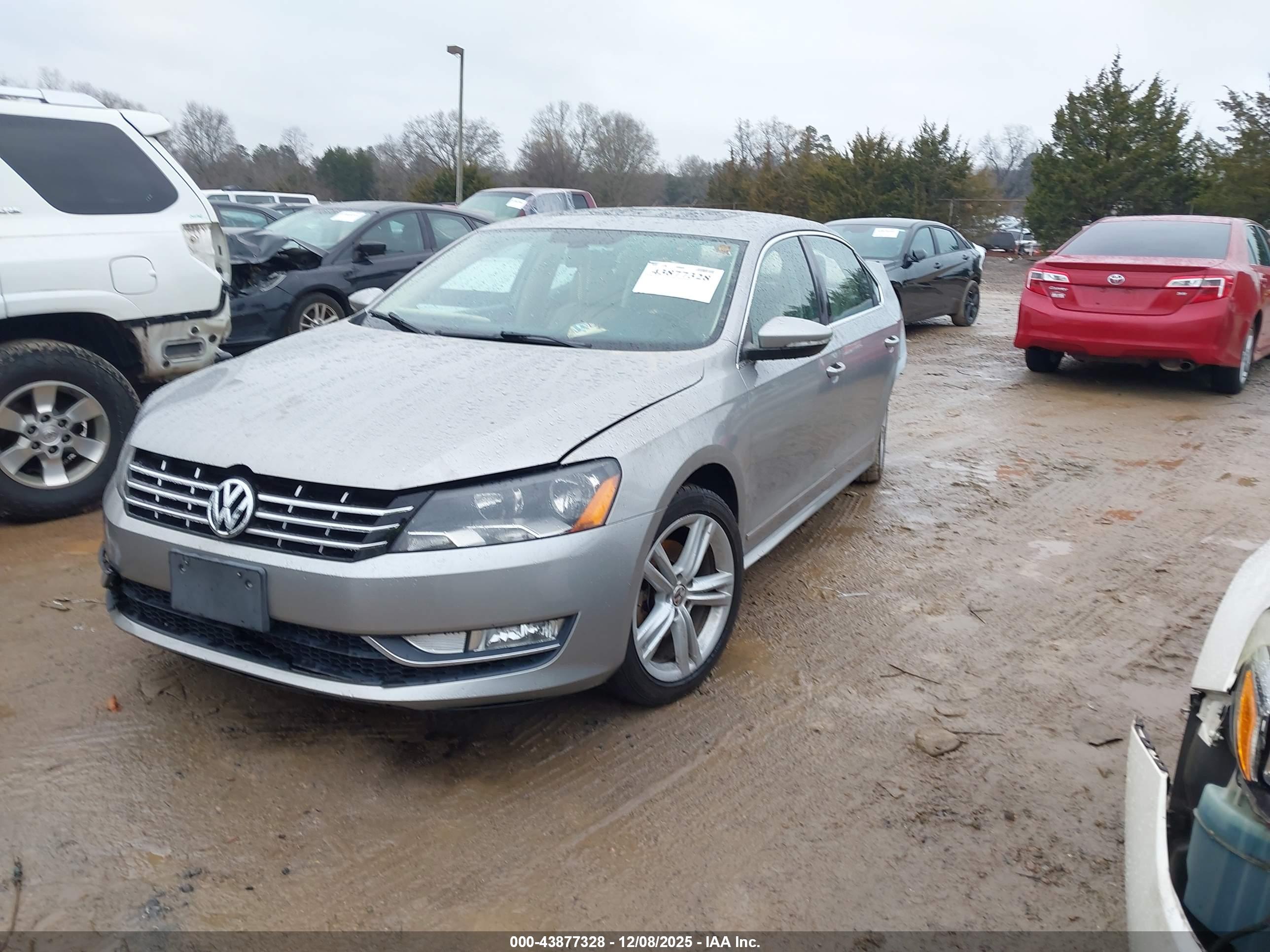 VOLKSWAGEN PASSAT image 2