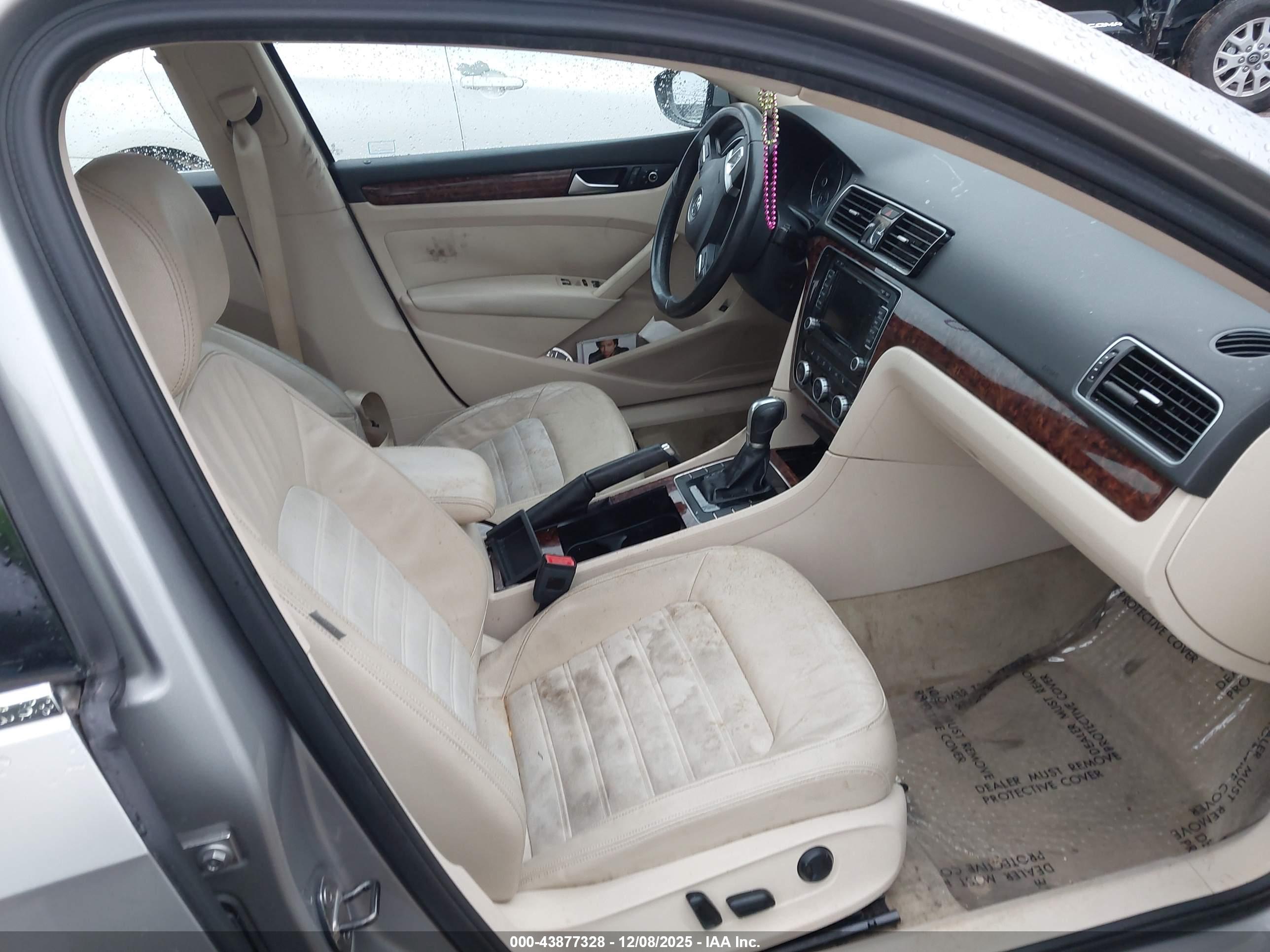 VOLKSWAGEN PASSAT image 5
