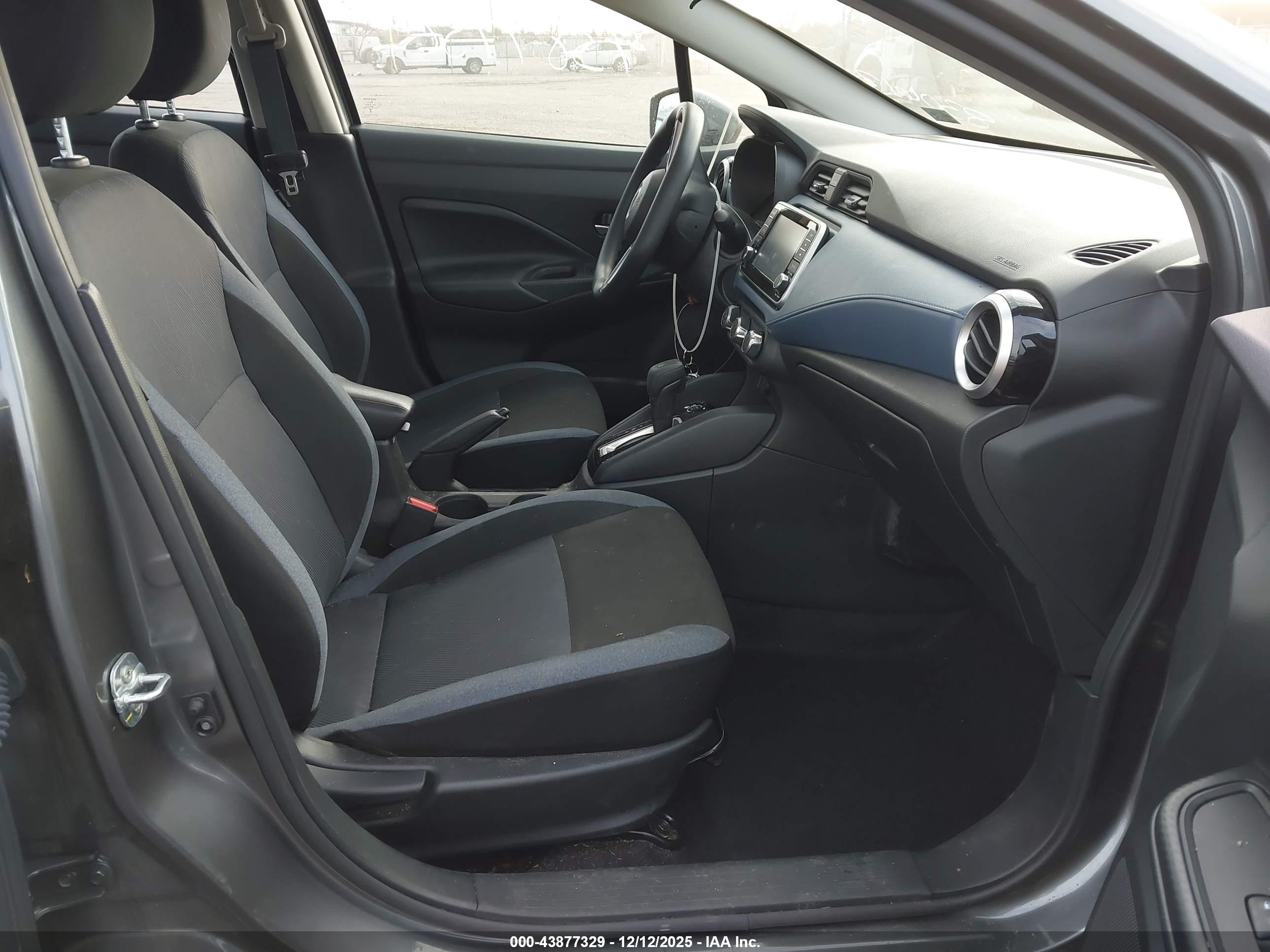 NISSAN VERSA image 5