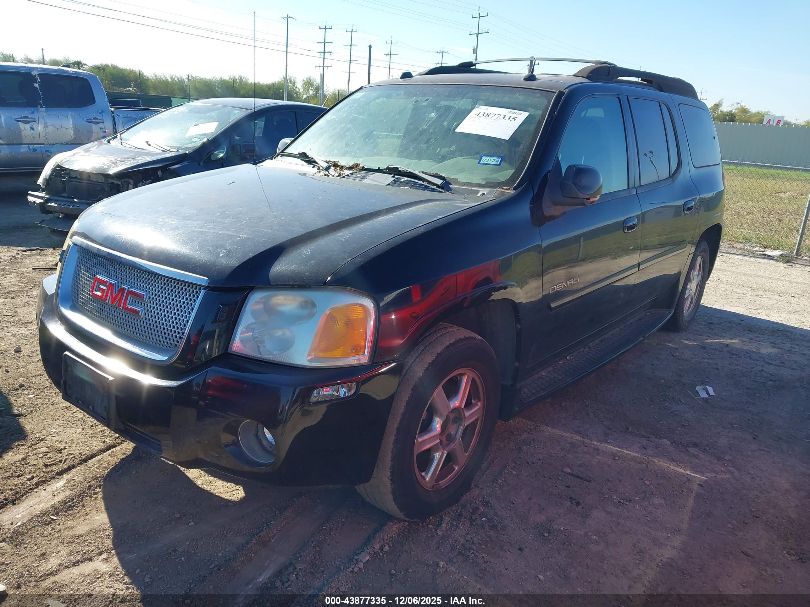 GMC ENVOY image 2