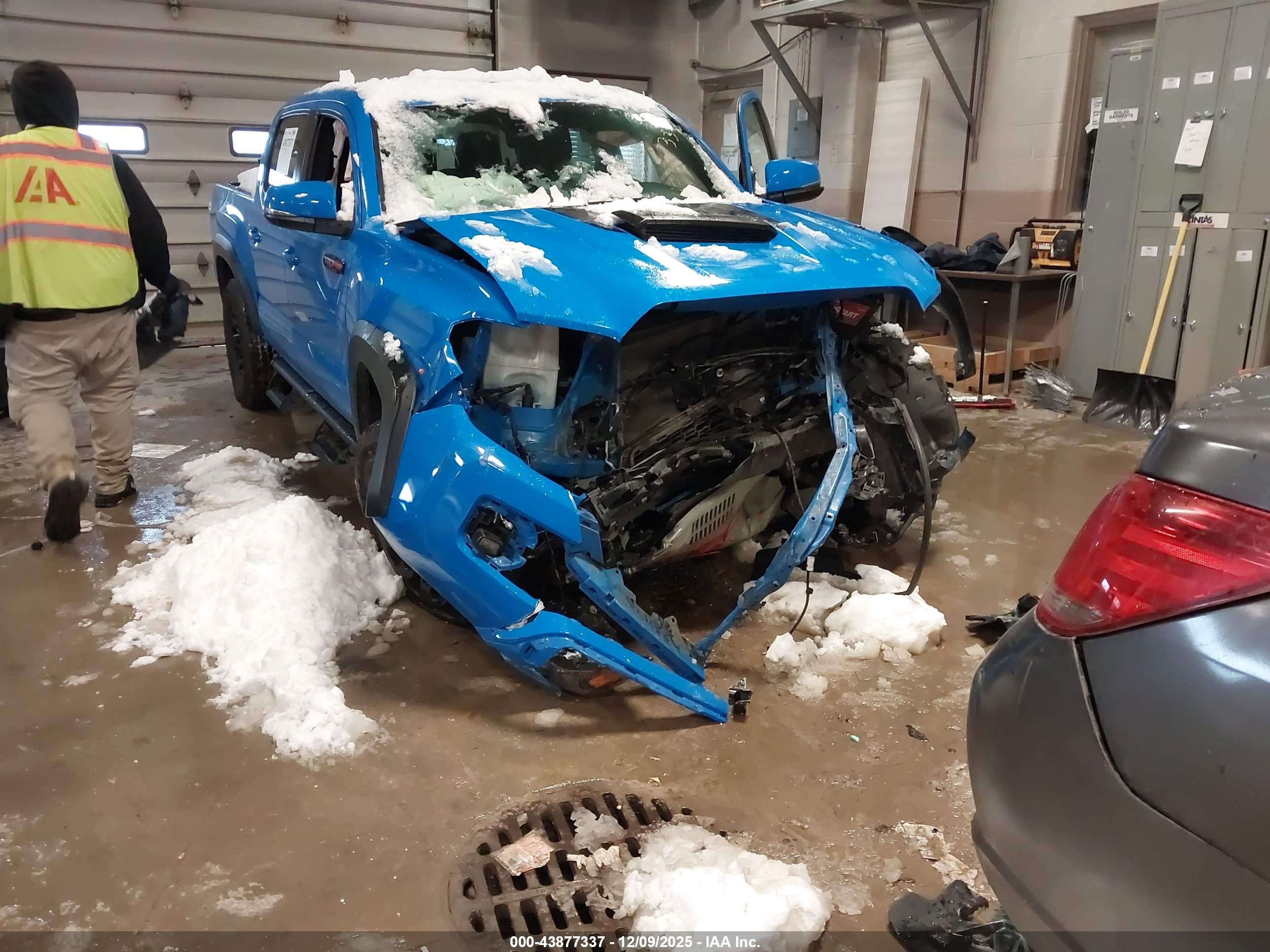 TOYOTA TACOMA image 6