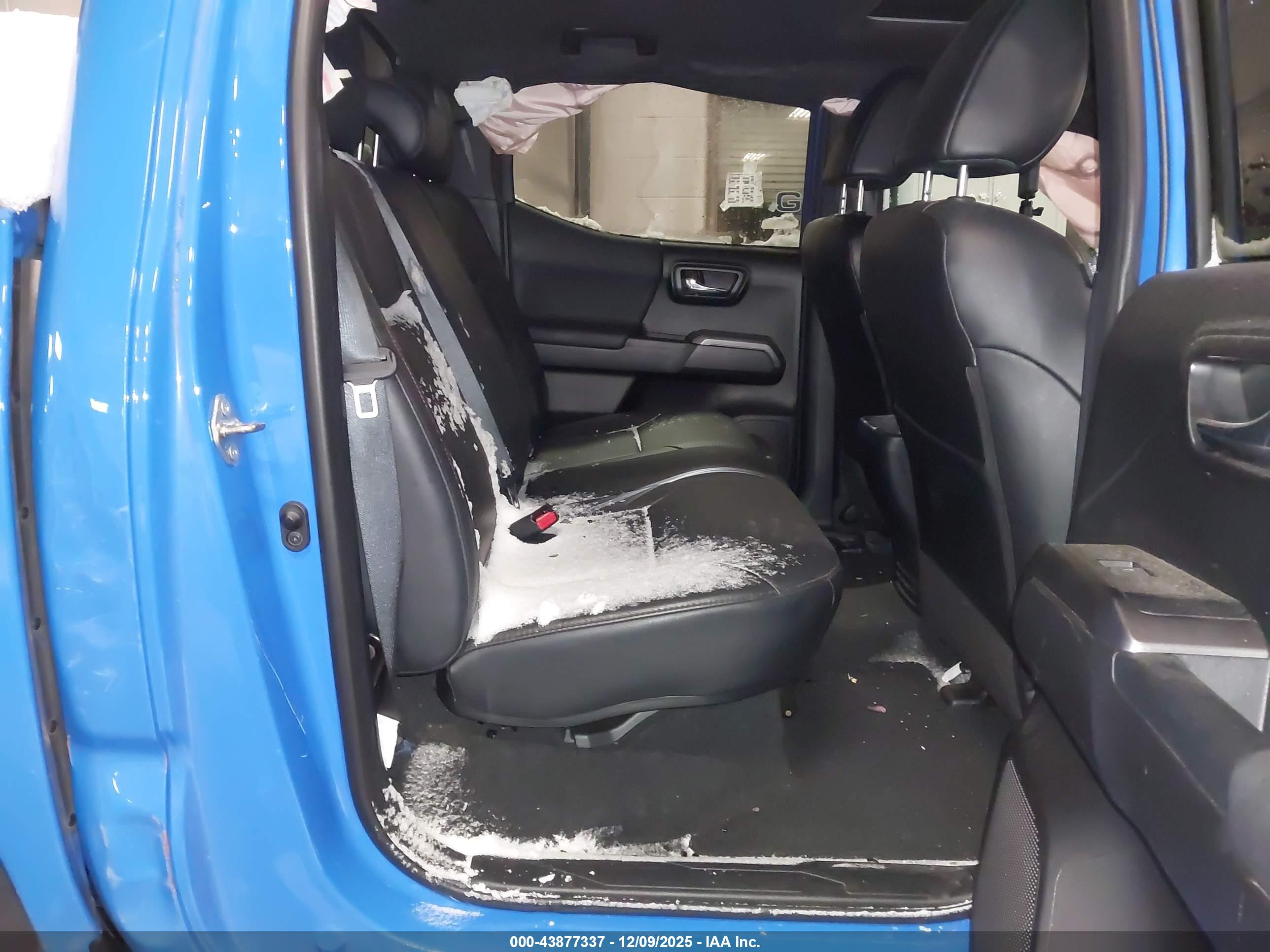 TOYOTA TACOMA image 8