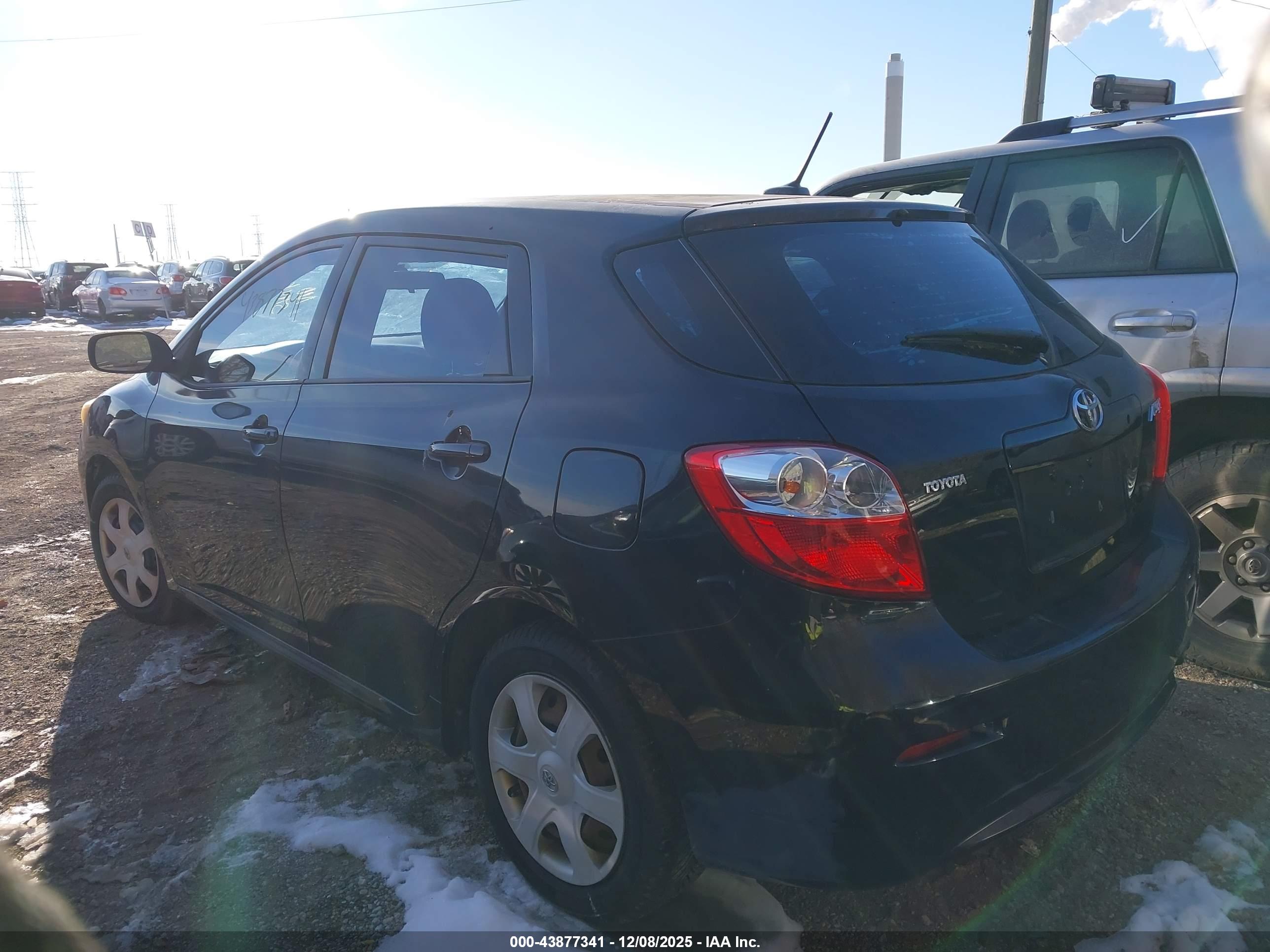TOYOTA MATRIX image 3