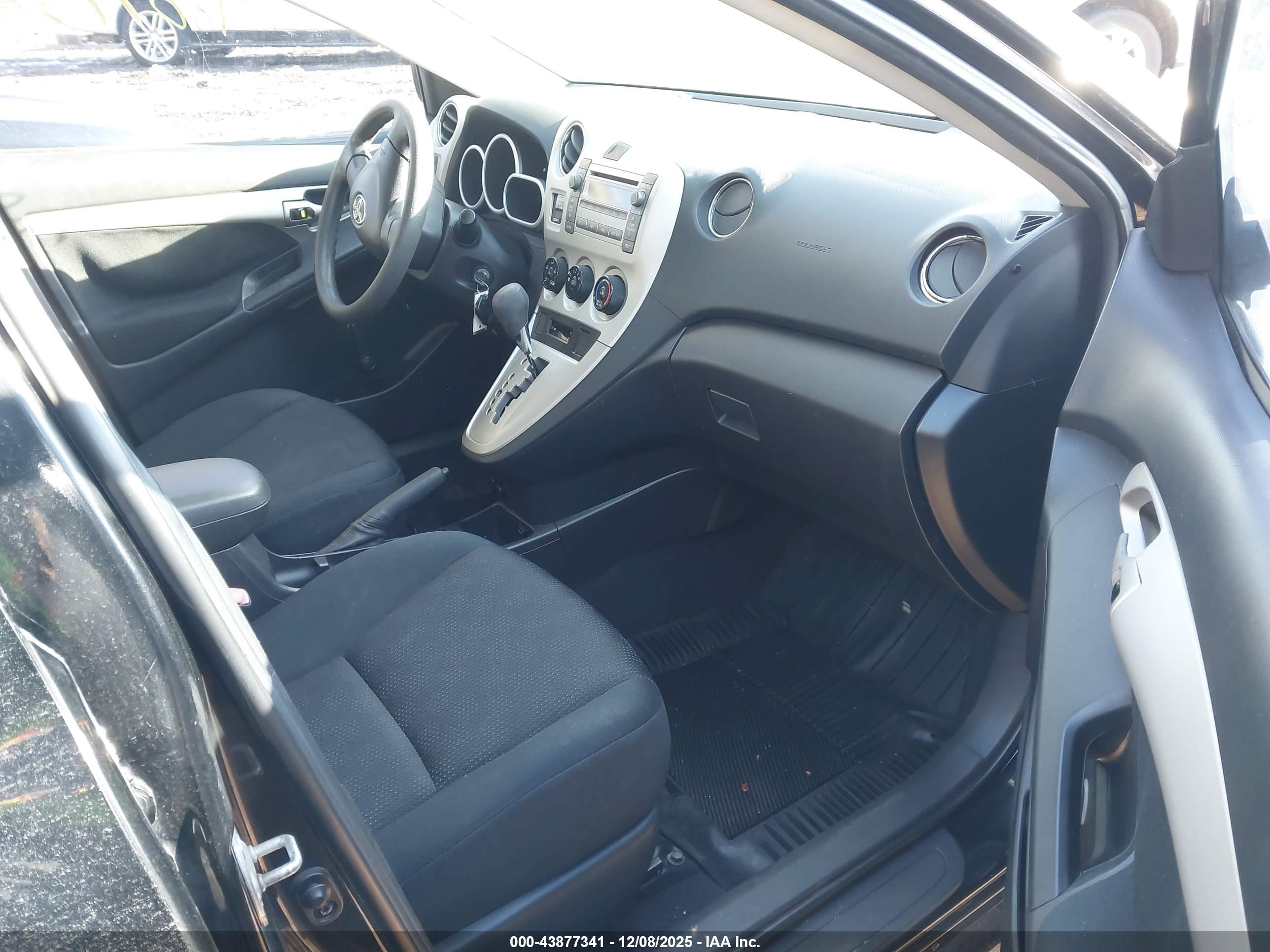 TOYOTA MATRIX image 5