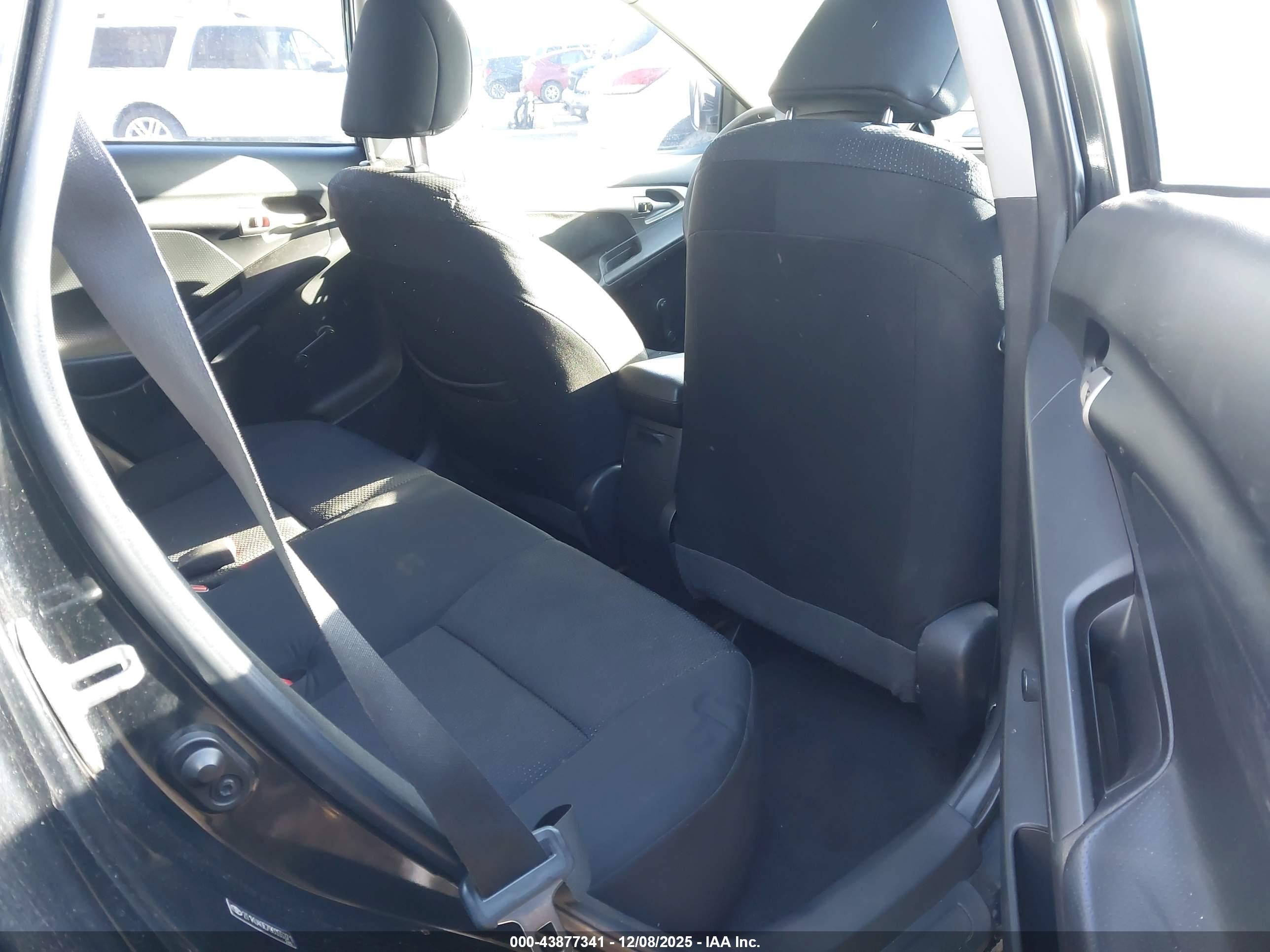 TOYOTA MATRIX image 8