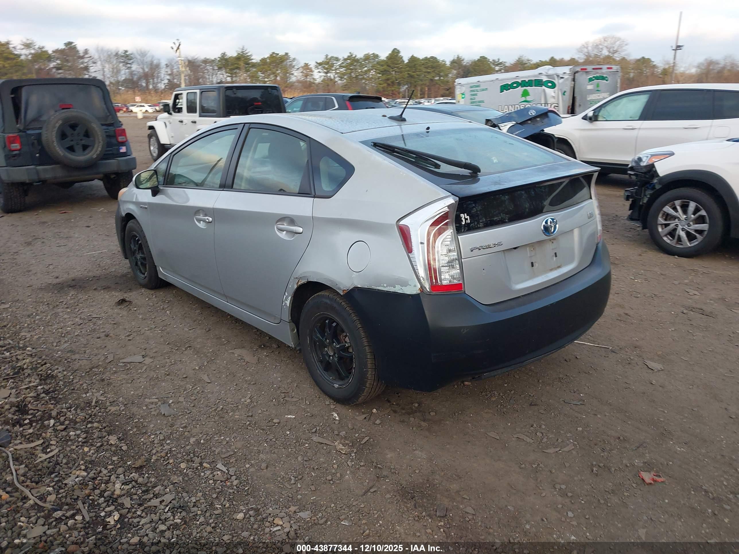 TOYOTA PRIUS image 3