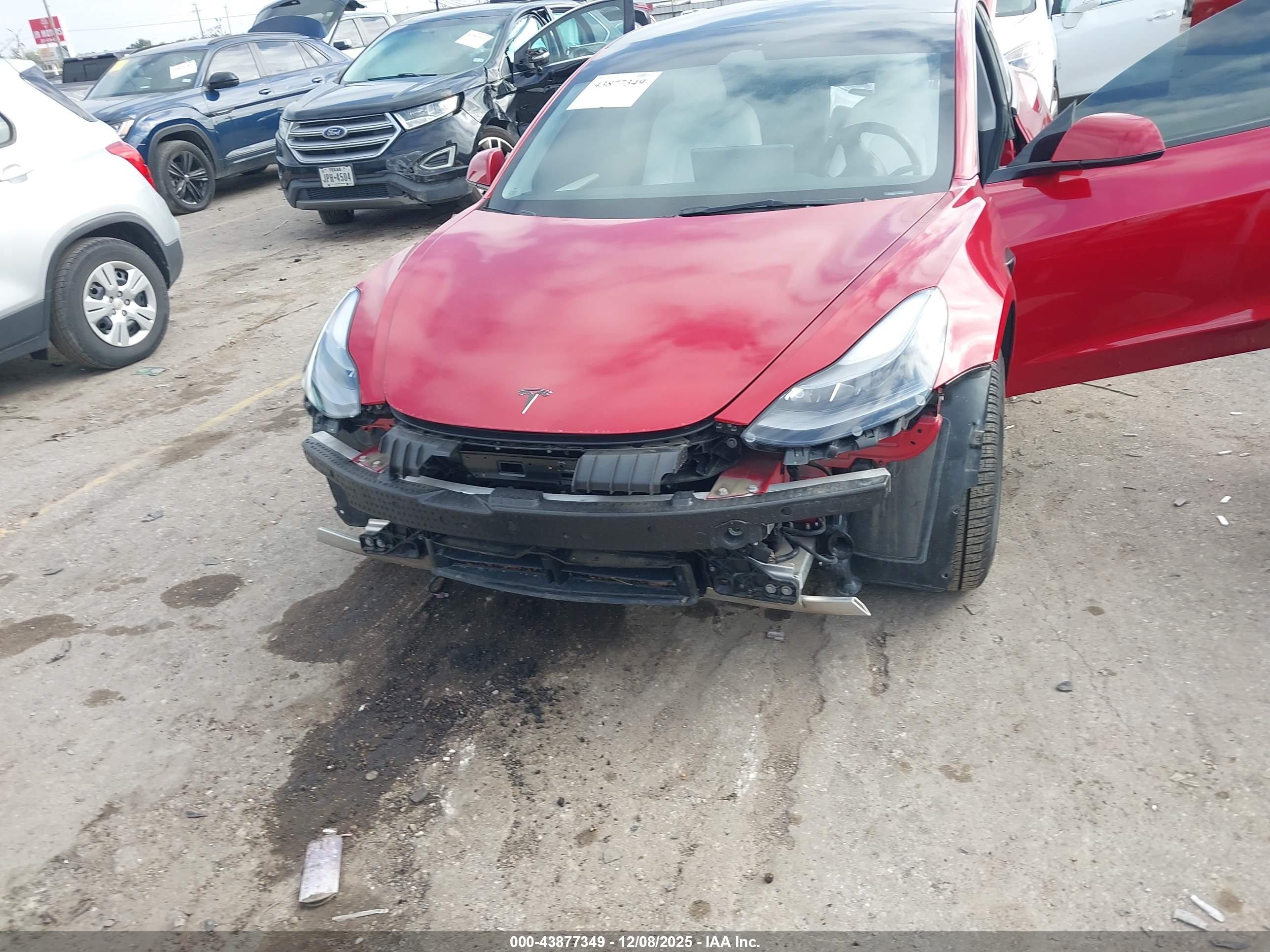 TESLA MODEL image 6