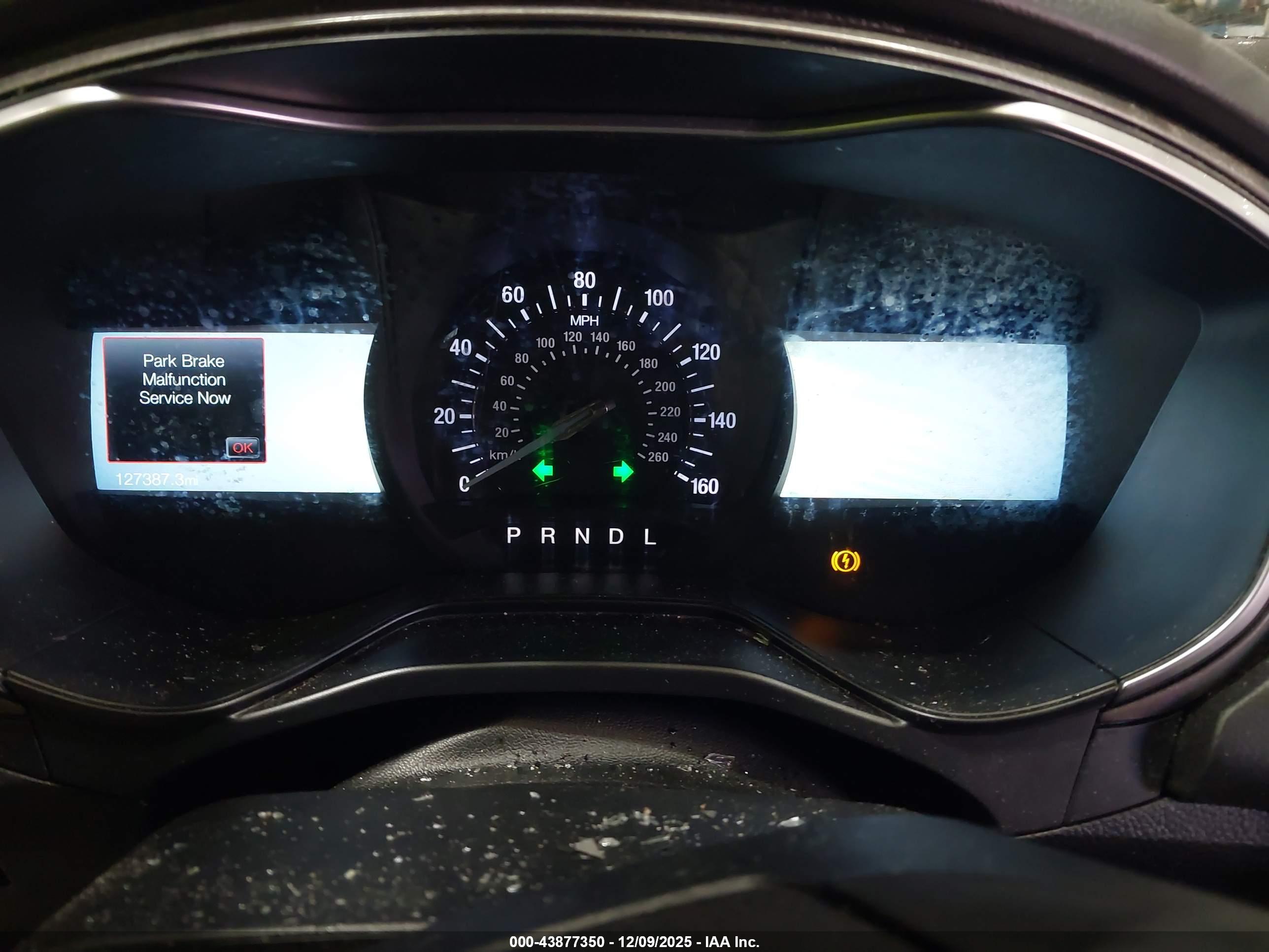 FORD FUSION image 7