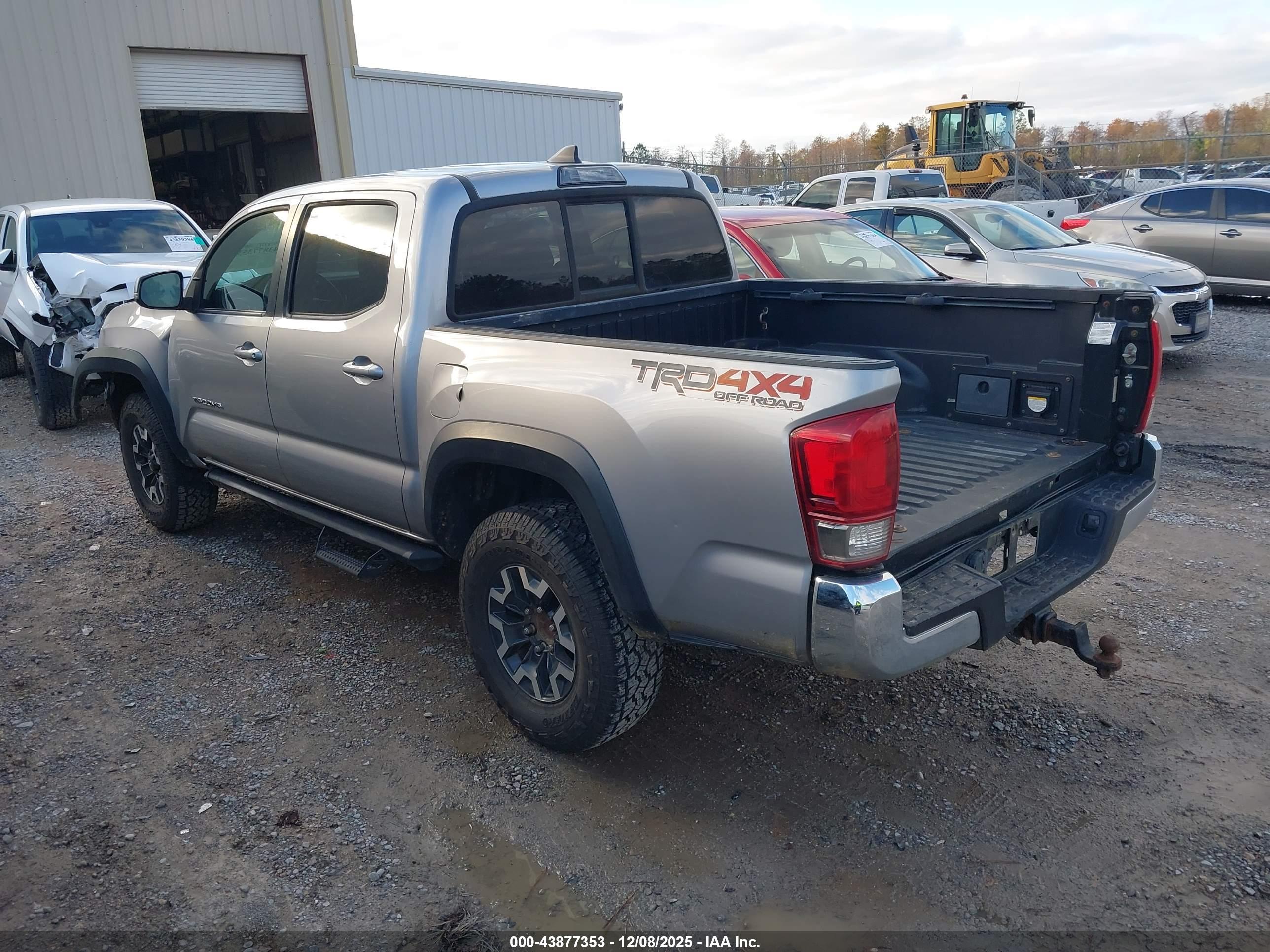 TOYOTA TACOMA image 3