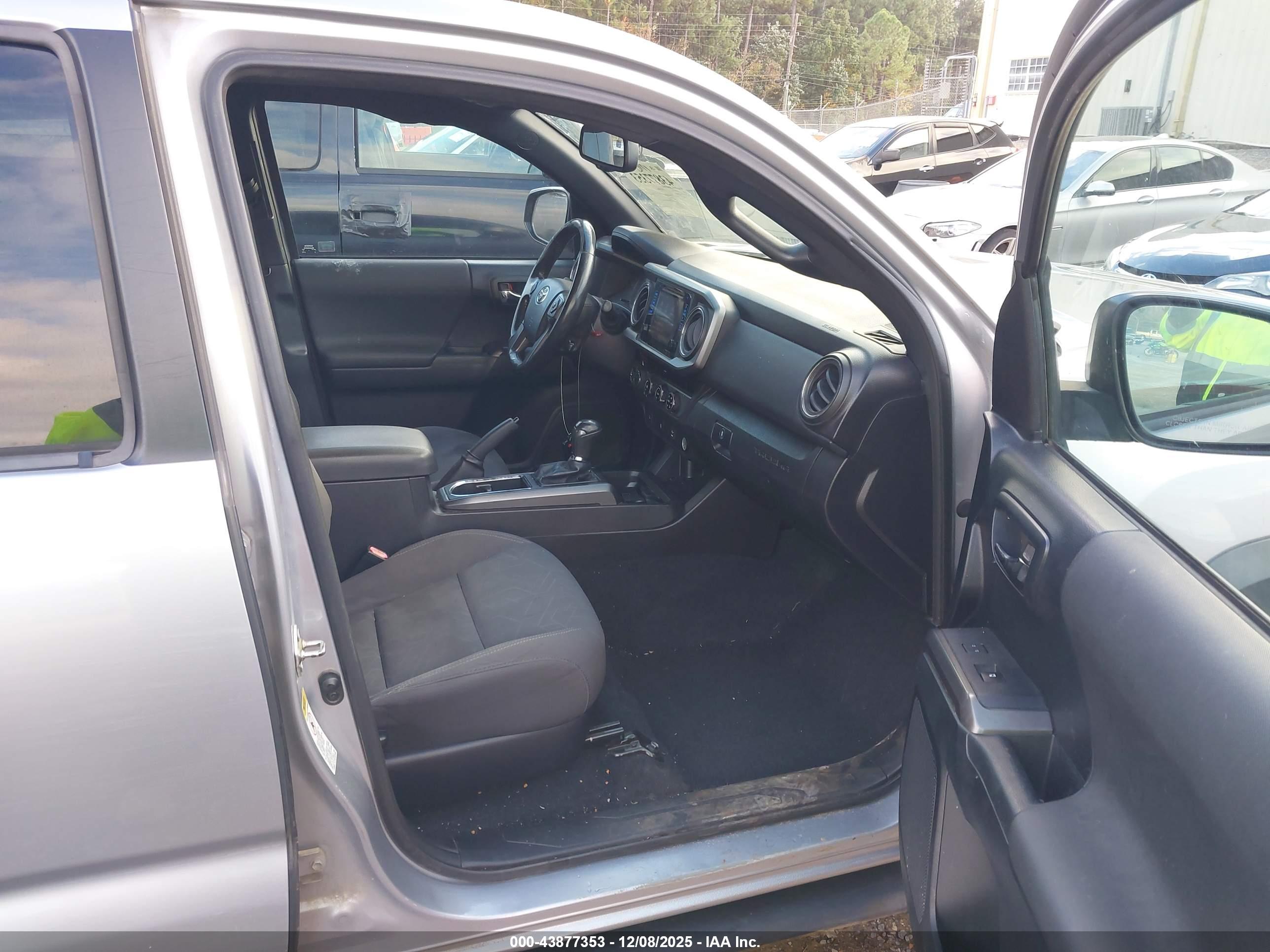 TOYOTA TACOMA image 5
