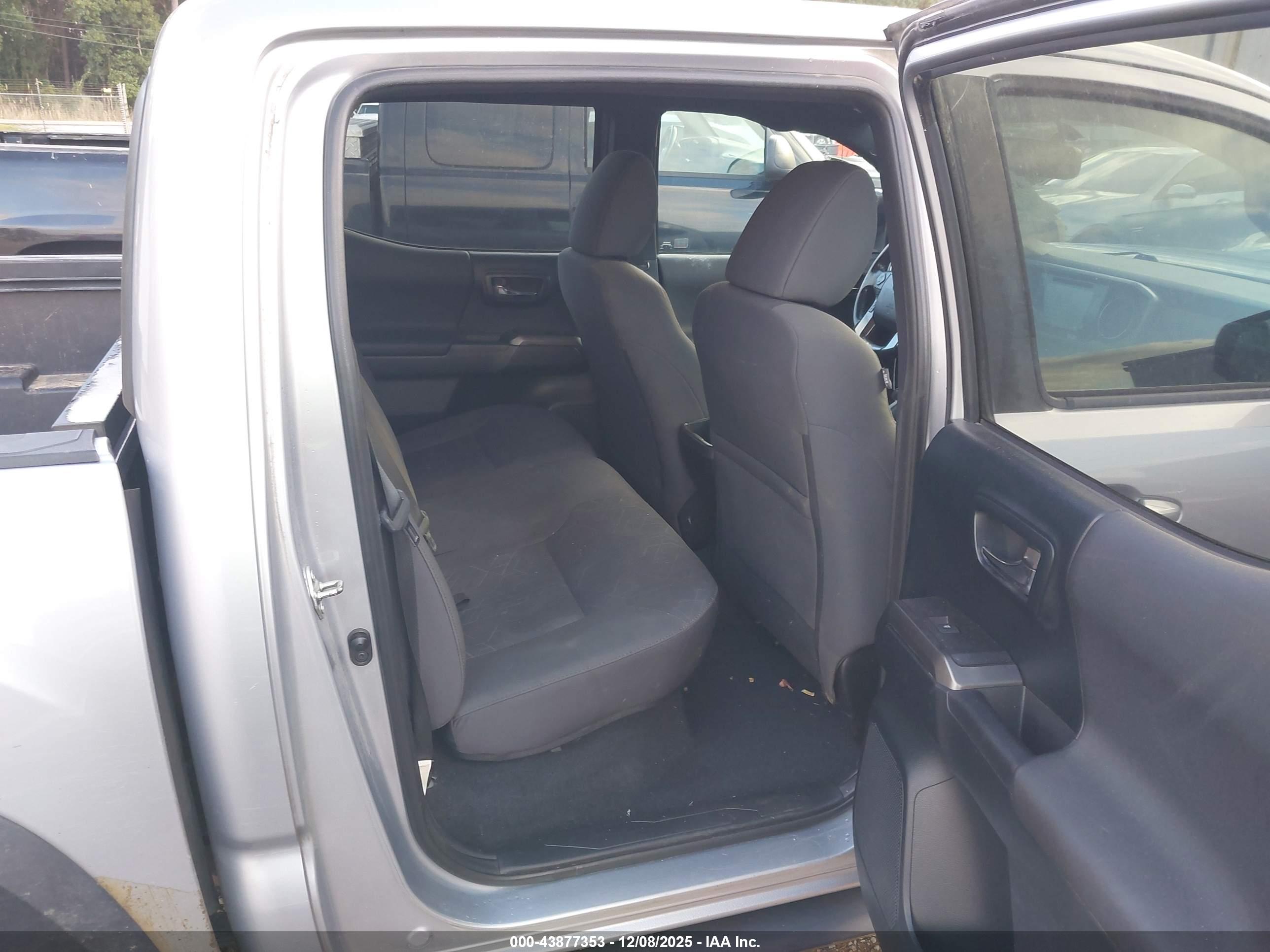 TOYOTA TACOMA image 8