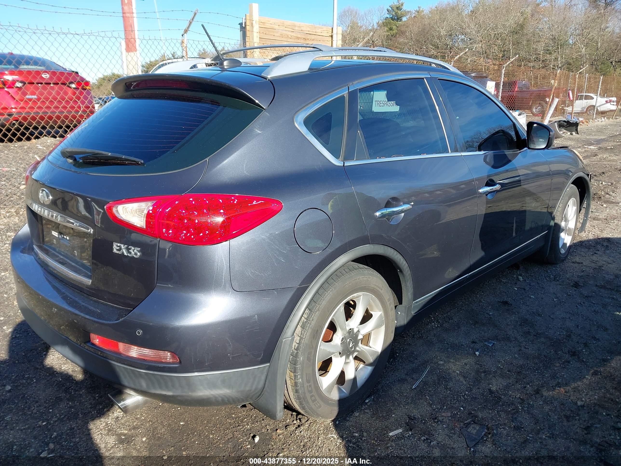 INFINITI EX35 image 4