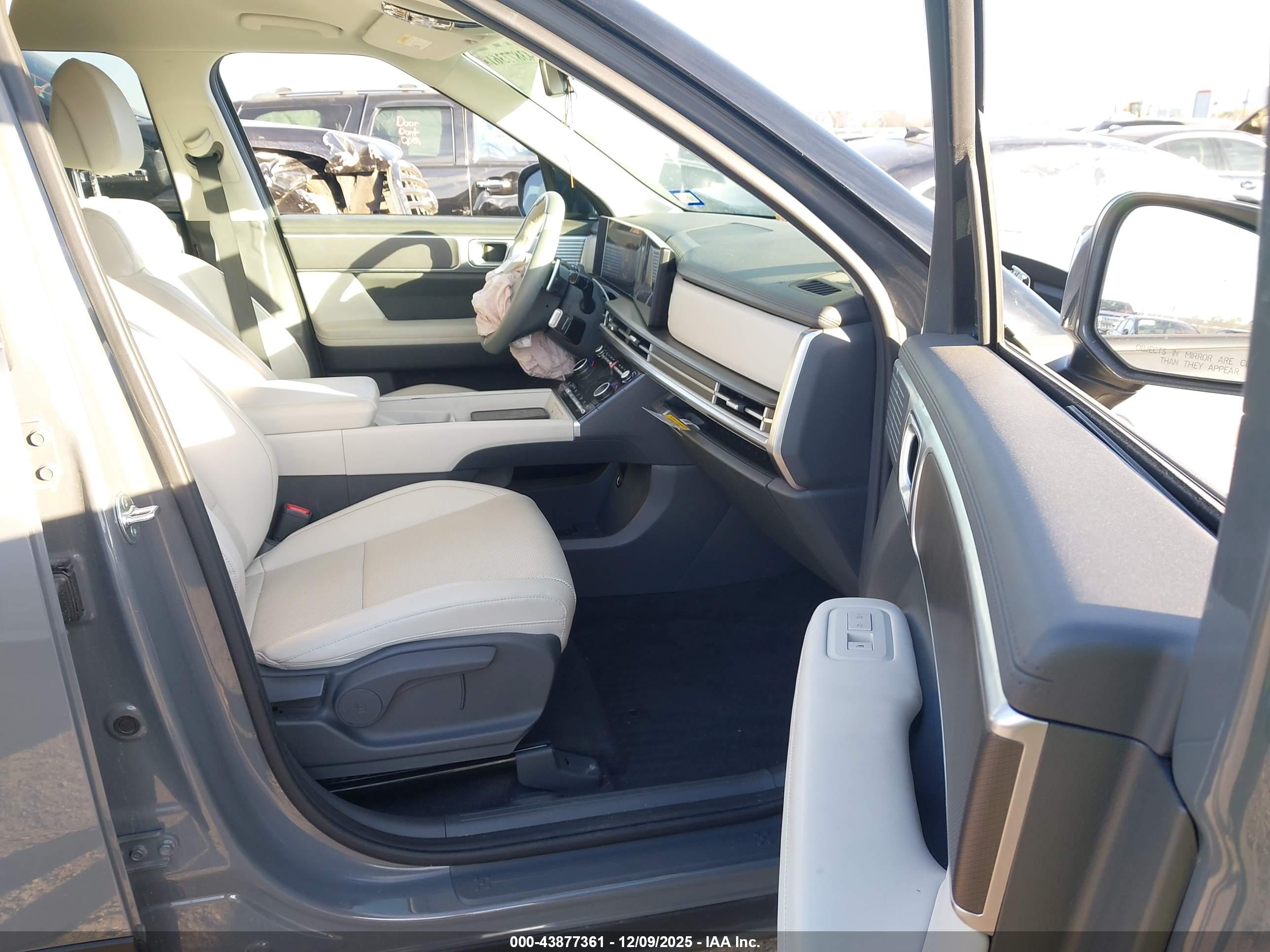 HYUNDAI SANTA image 5